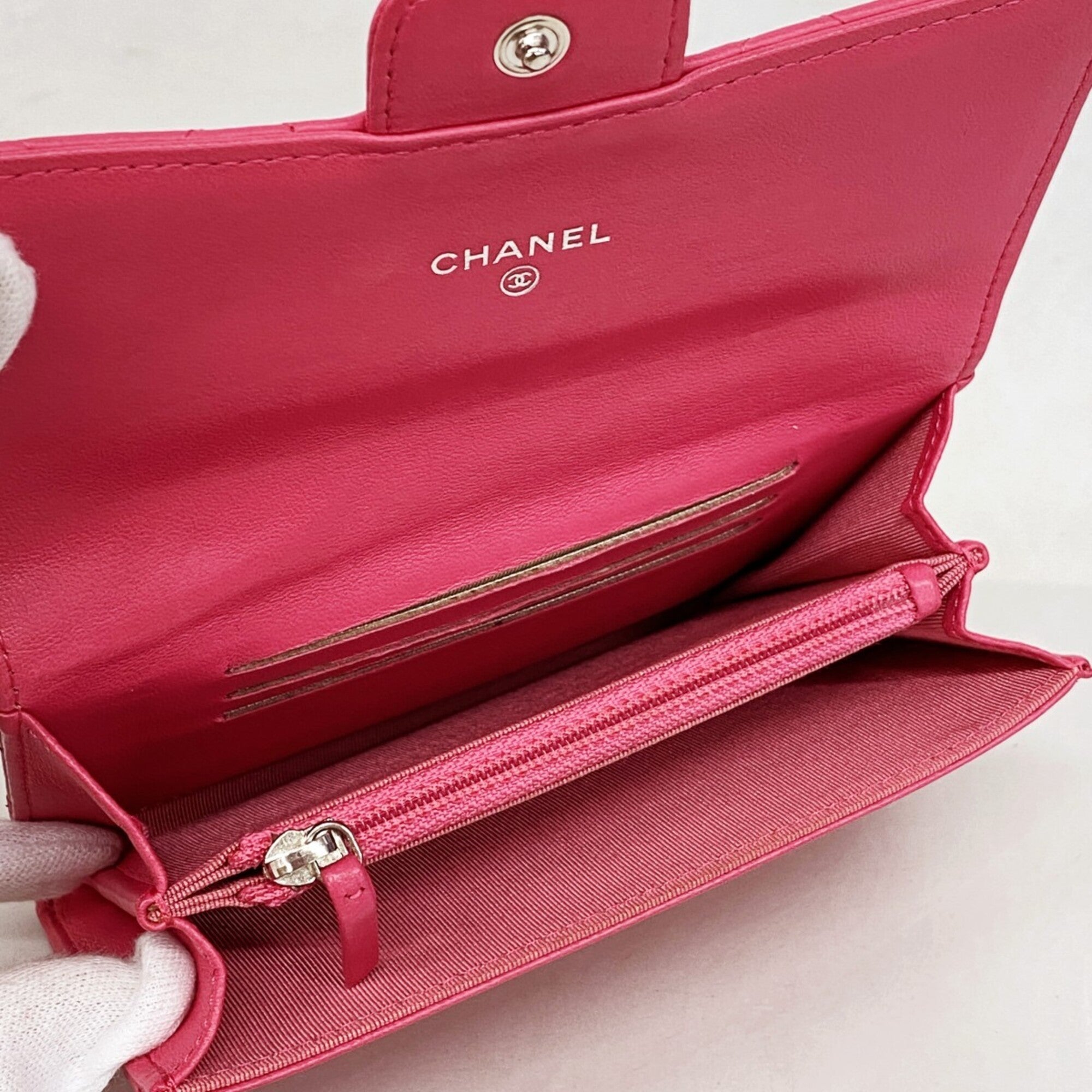 Chanel Pink Leather Coin Purse/Coin Case (Pre-Owned)