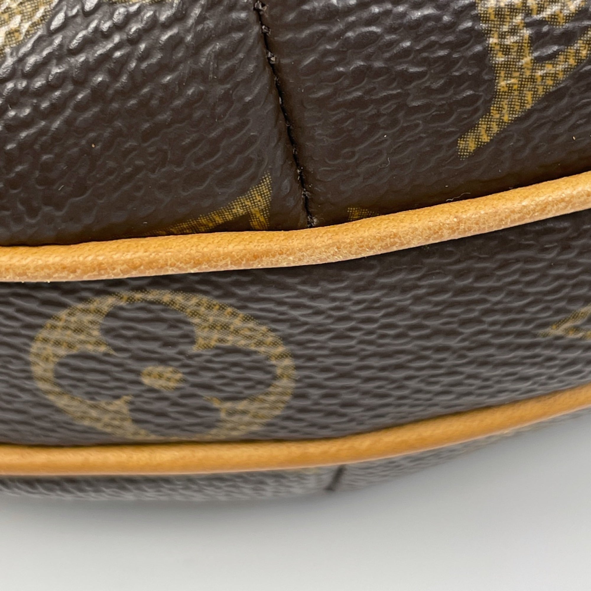 Louis Vuitton Brown Monogram Monogram Pochette Shoulder Bag (Pre-Owned)