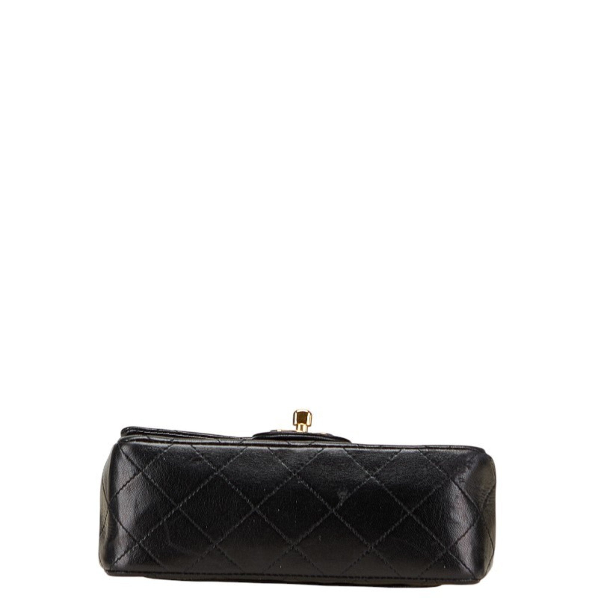Chanel Matelasse Black Leather Shoulder Bag (Pre-Owned)
