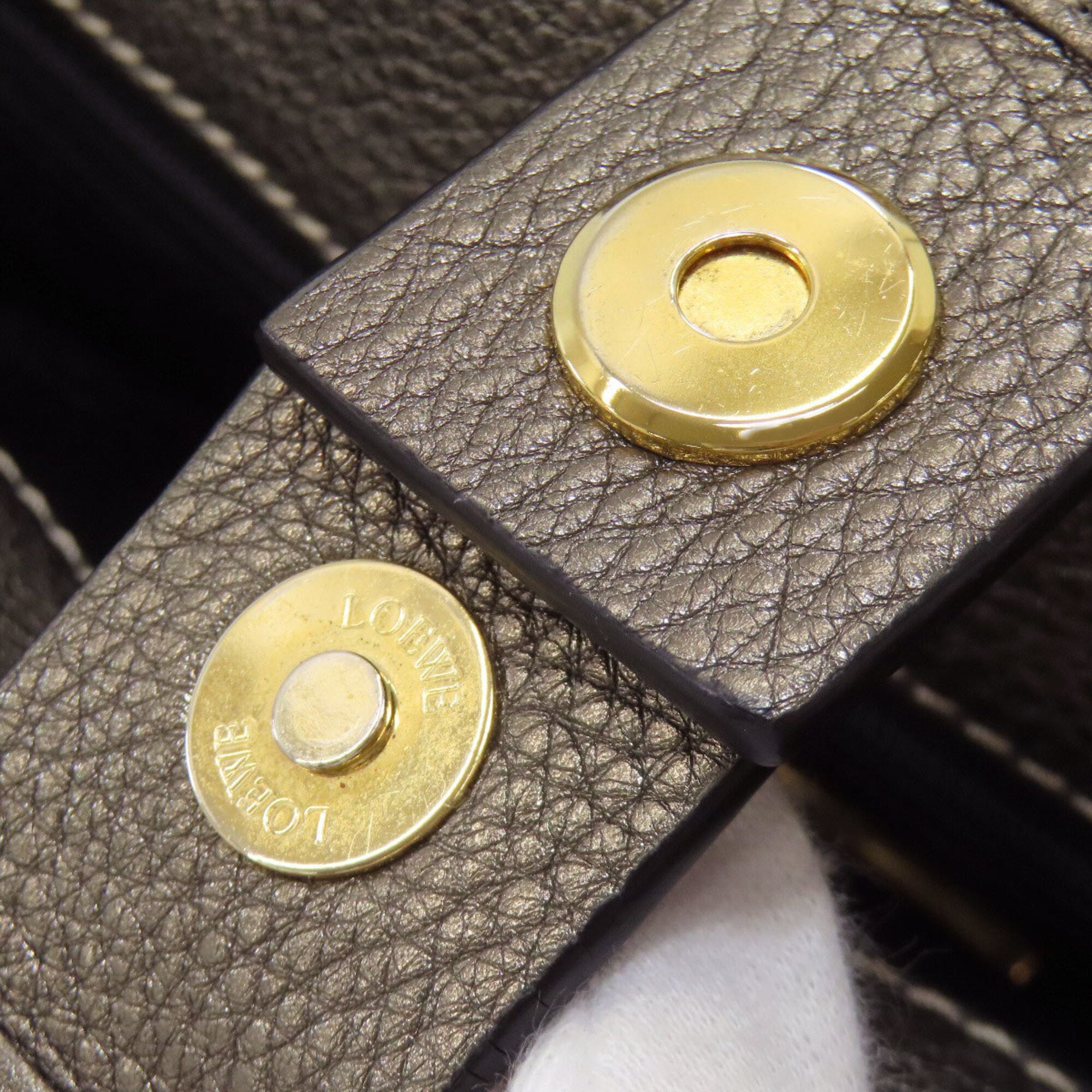 Loewe Bronze Leather Handbag (Pre-Owned)