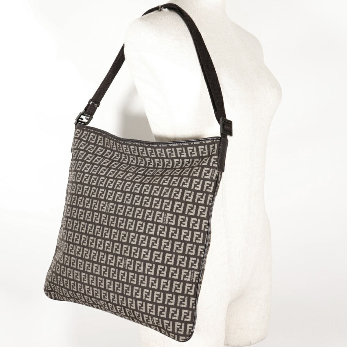 Fendi Zucchino Brown Canvas Shoulder Bag (Pre-Owned)