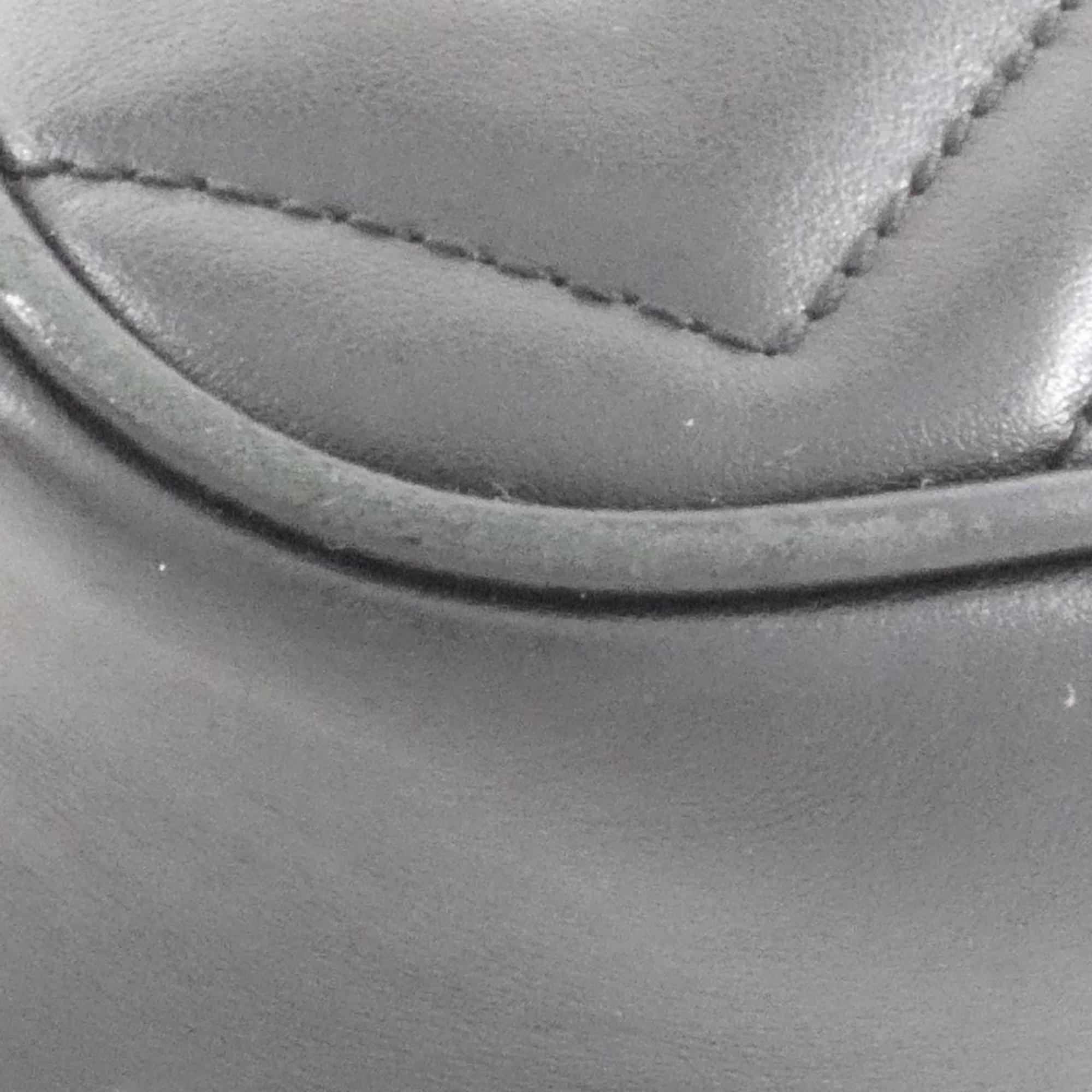 Gucci Gg Marmont Black Quilting Shoulder Bag (Pre-Owned)