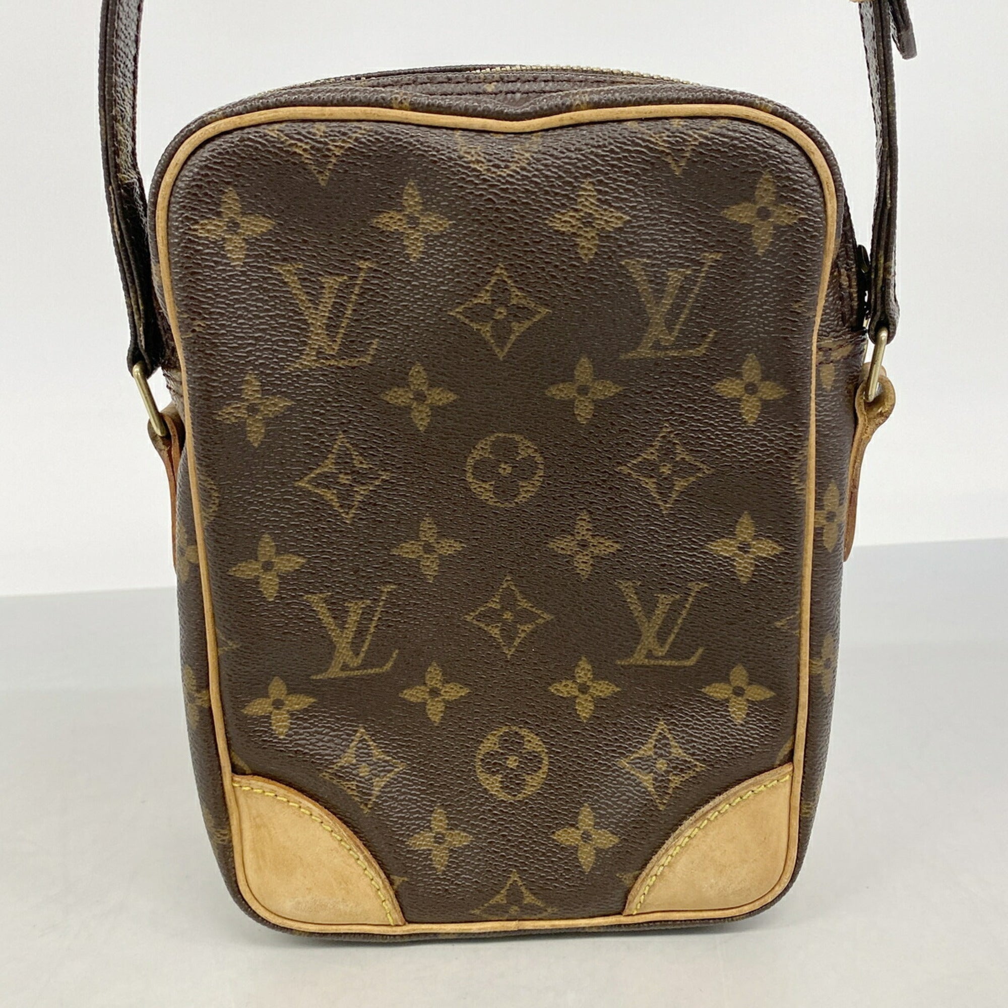 Louis Vuitton Brown Shoulder Bag (Pre-Owned)