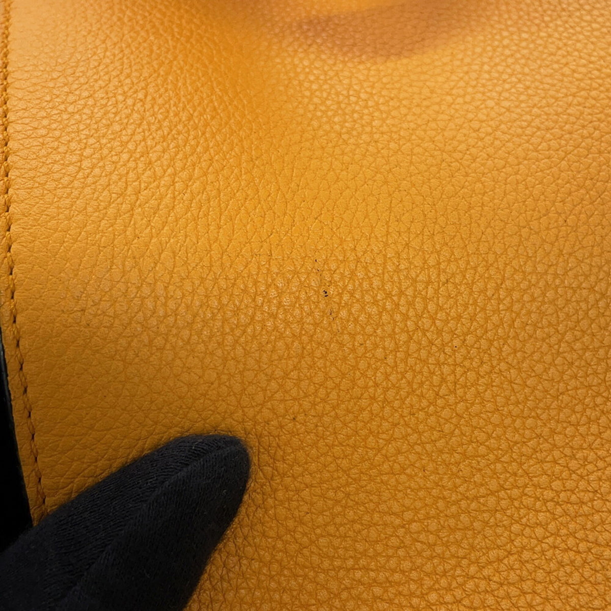 Loewe Orange Leather Handbag (Pre-Owned)