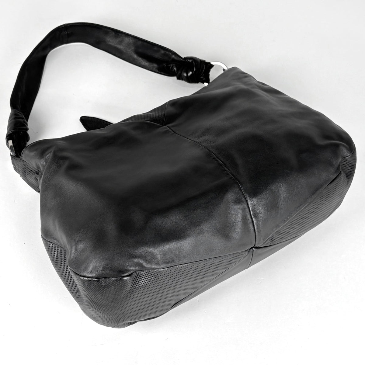 Loewe Black Leather Shoulder Bag (Pre-Owned)