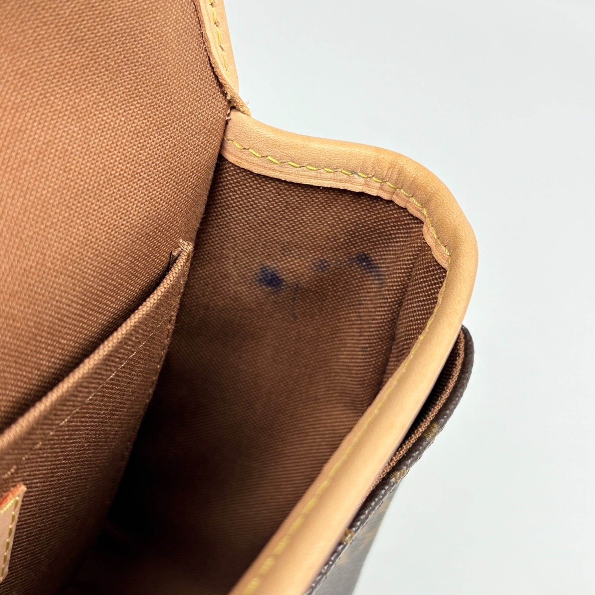 Louis Vuitton Brown Monogram Shoulder Bag (Pre-Owned)