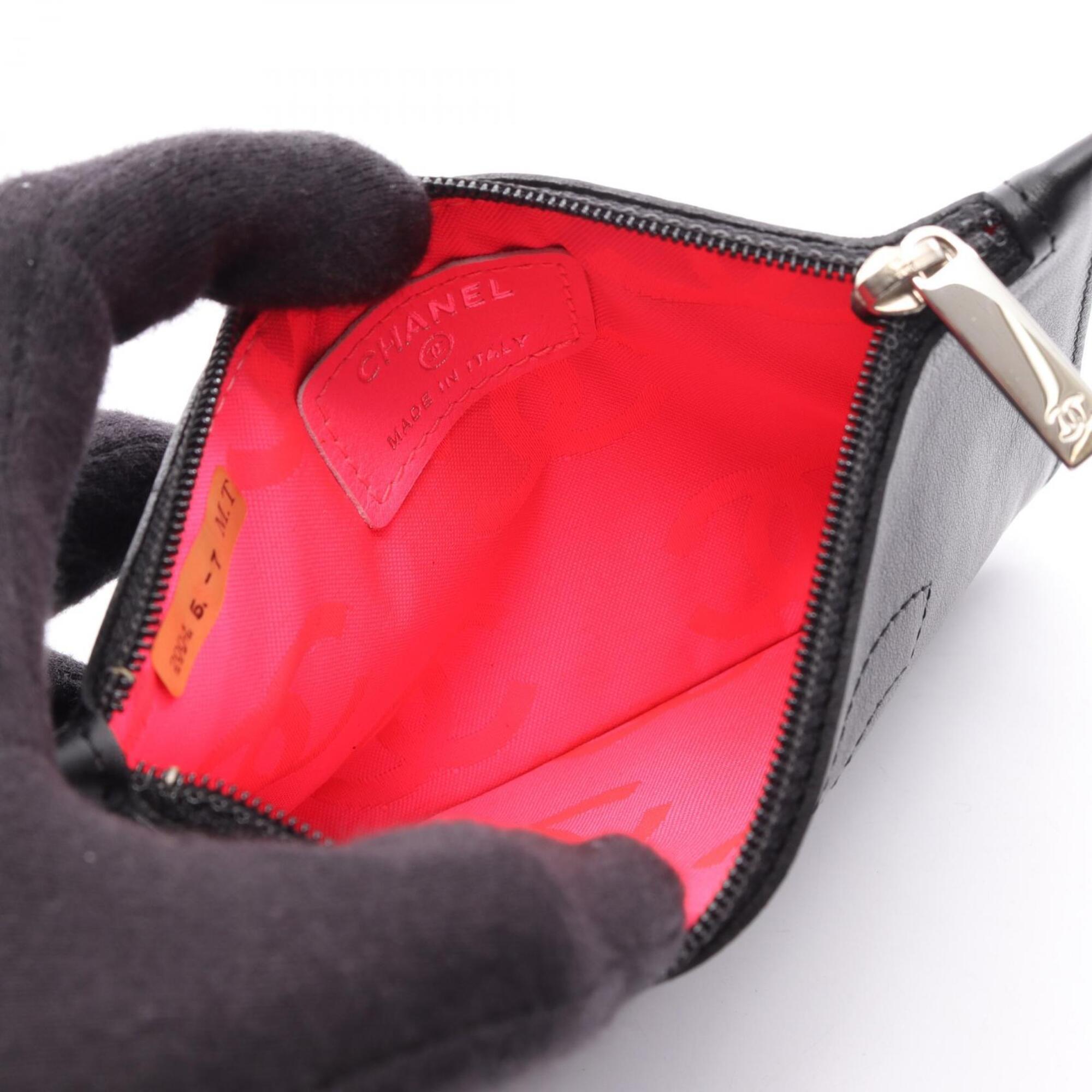 Chanel Black Leather Pouch (Pre-Owned)