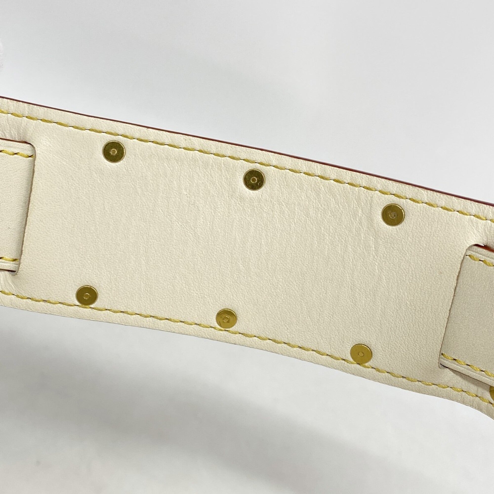 Louis Vuitton Blanc Shoulder Bag (Pre-Owned)