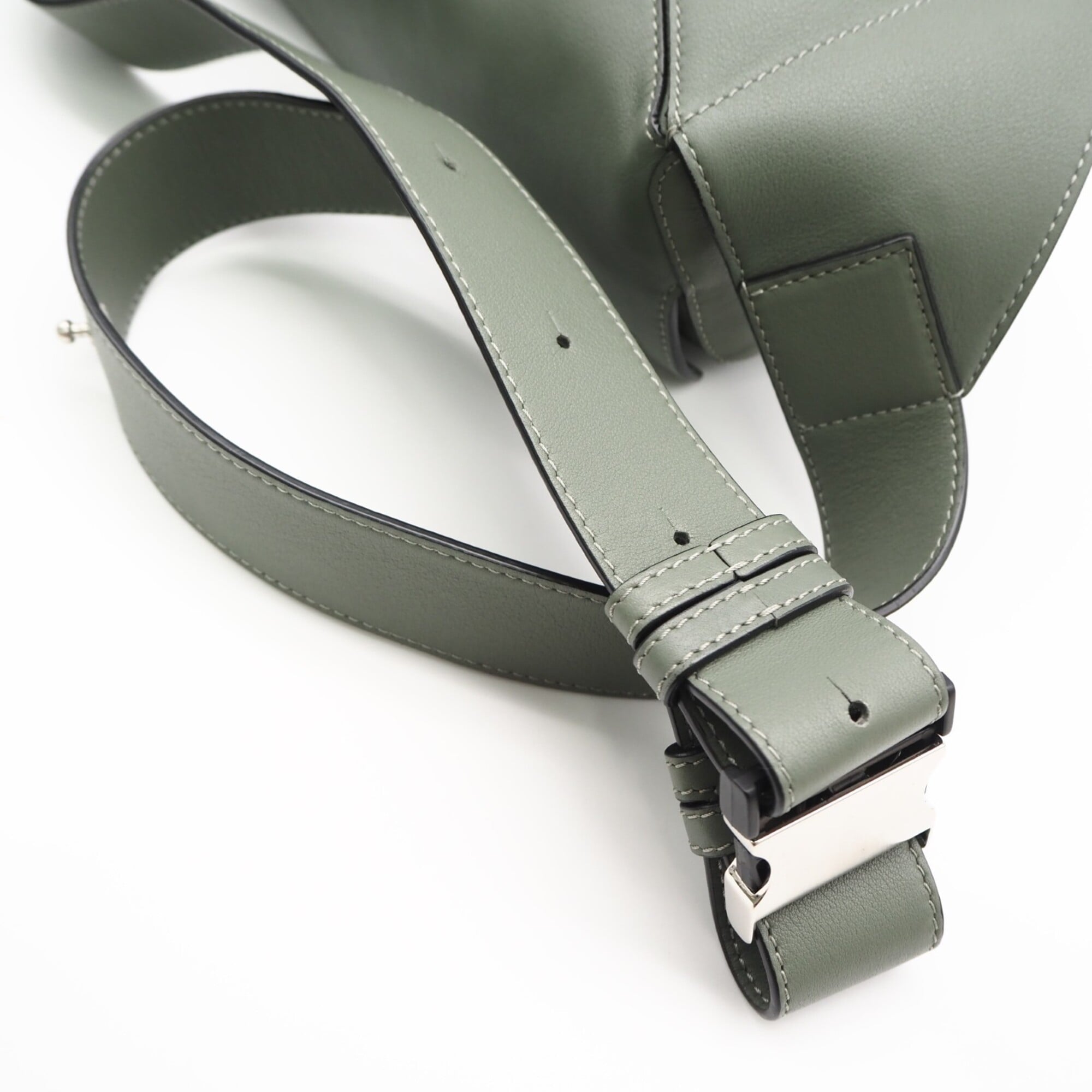Loewe Puzzle Green Leather Sling Bag (Pre-Owned)