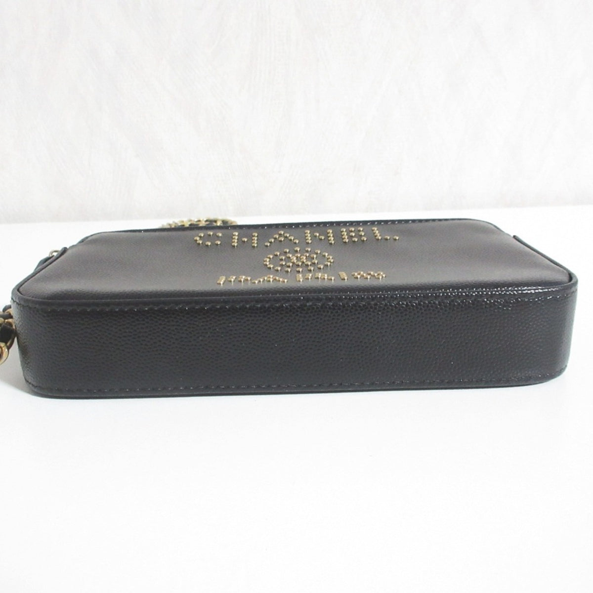 Chanel Black Grained Calfskin Shoulder Bag (Pre-Owned)