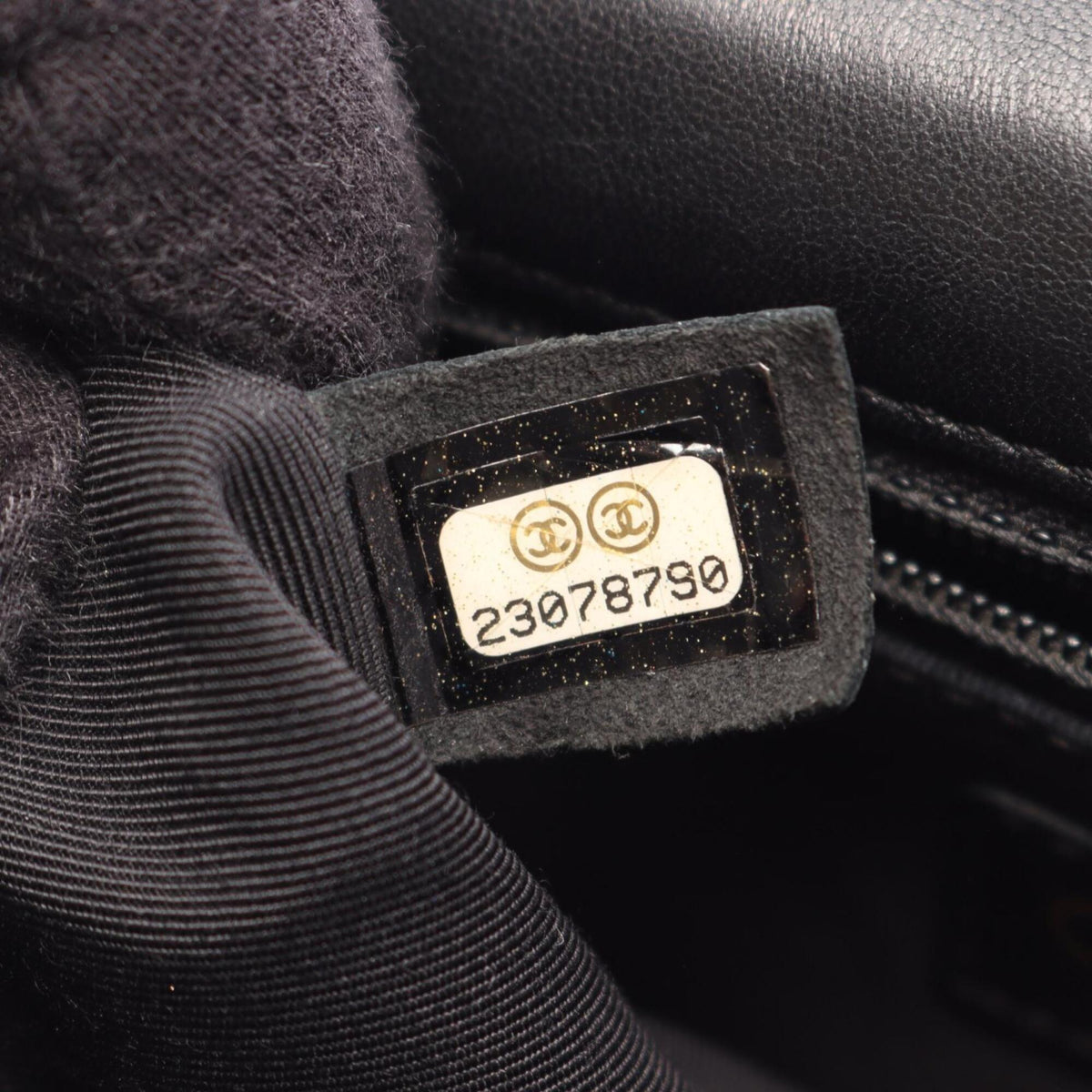Chanel Black Leather Handbag Shoulder Bag (Pre-Owned)