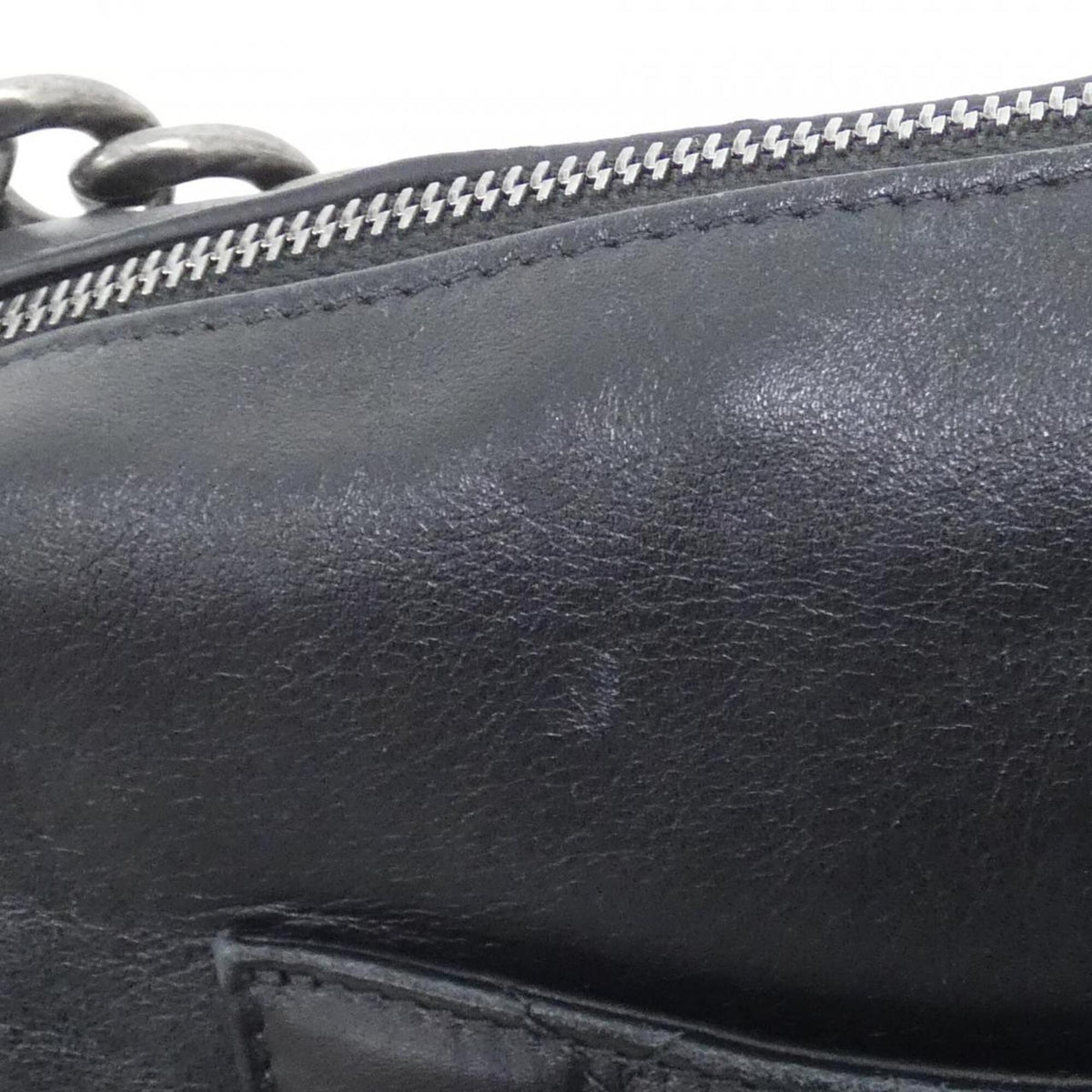 Chanel Black Leather Handbag (Pre-Owned)