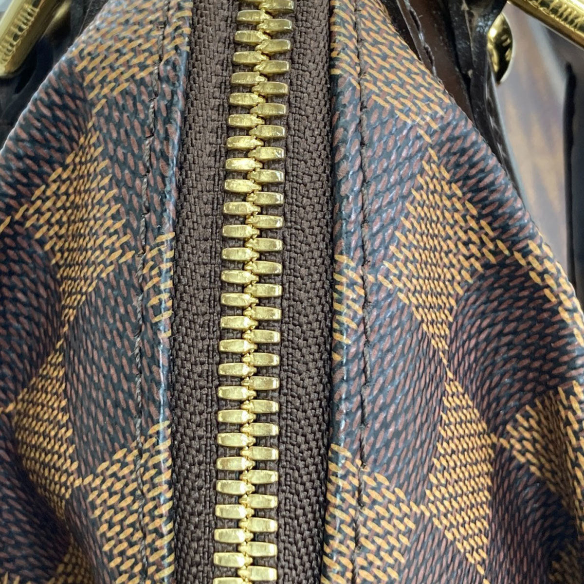 Louis Vuitton Brown Damier Canvas Handbag (Pre-Owned)