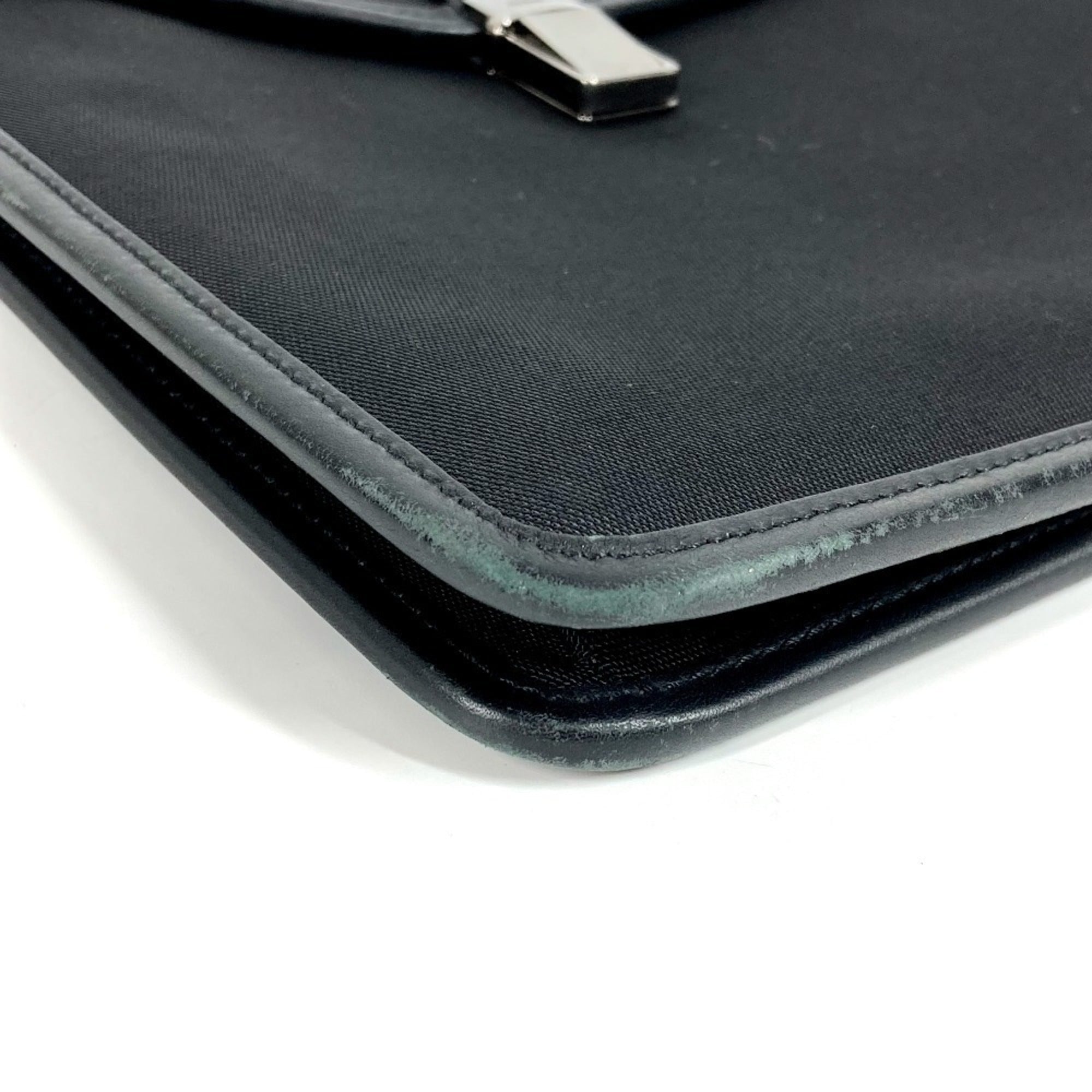 Gucci Black Nylon Clutch Bag Pouch (Pre-Owned)
