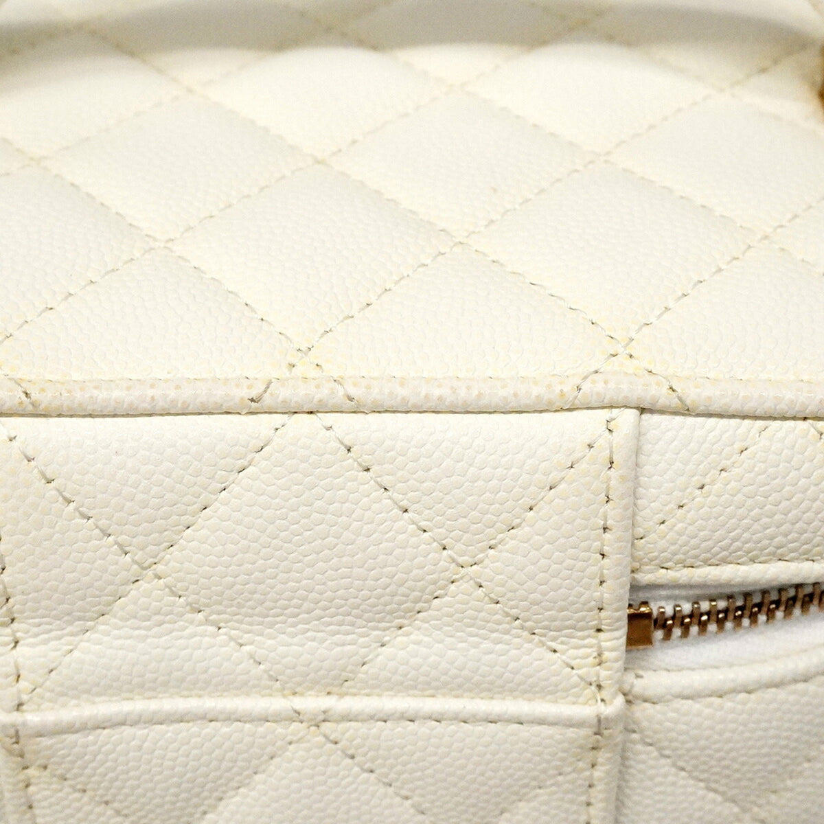 Chanel White Grained Calfskin Vanity Bag (Pre-Owned)