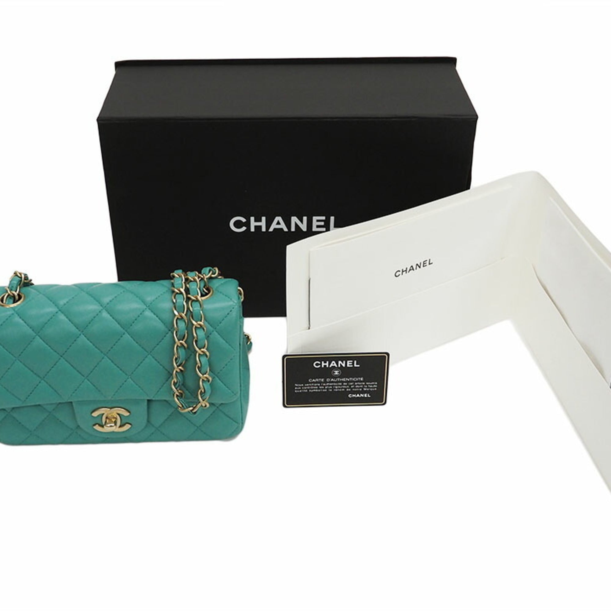 Chanel Green Shoulder Bag (Pre-Owned)