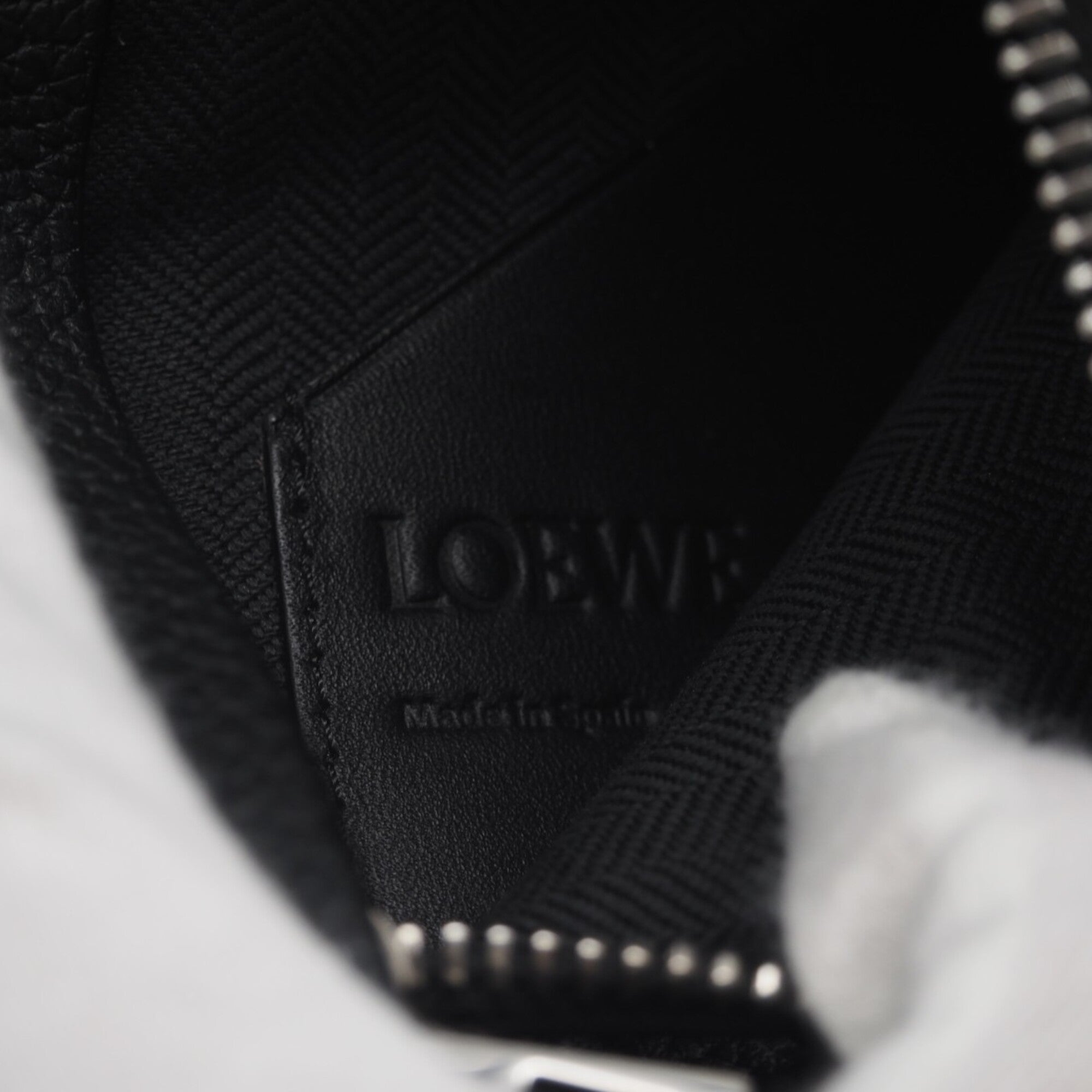 Loewe Black Leather Shoulder Bag Sling Bag (Pre-Owned)