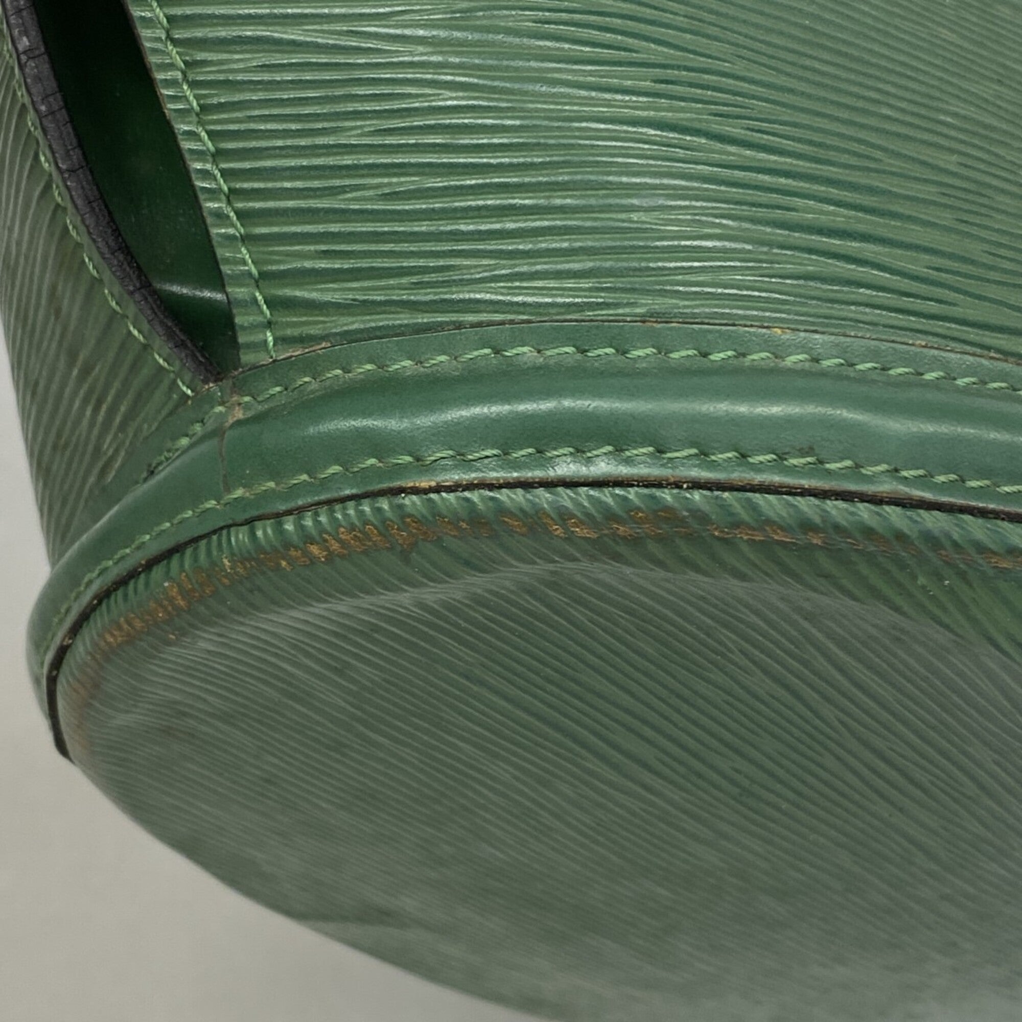 Louis Vuitton Borneo Green Shoulder Bag (Pre-Owned)