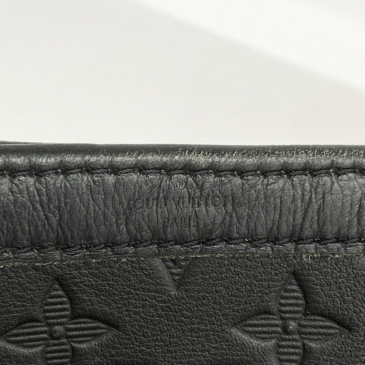 Louis Vuitton Black Shoulder Bag (Pre-Owned)