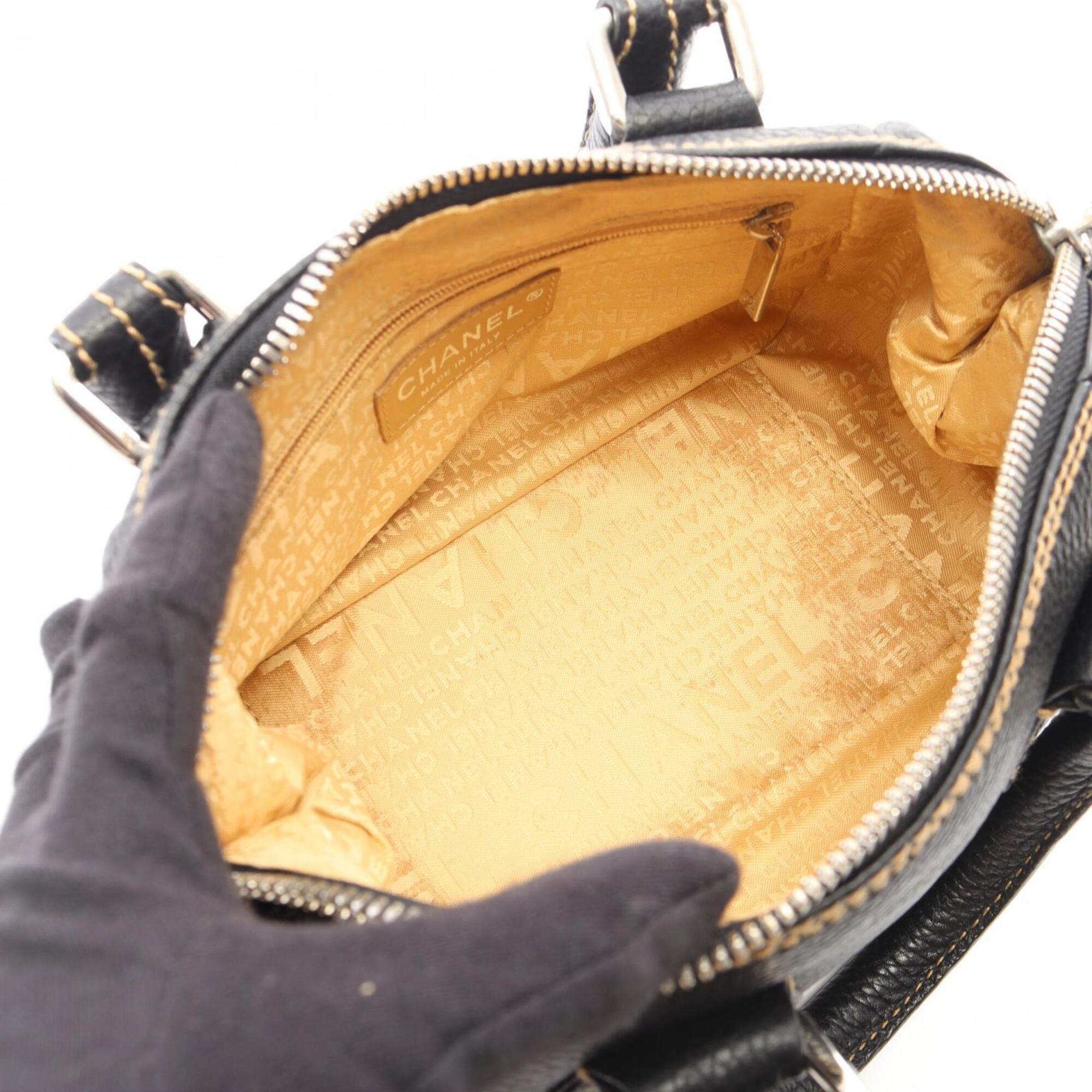 Chanel Black Grained Calfskin Handbag (Pre-Owned)
