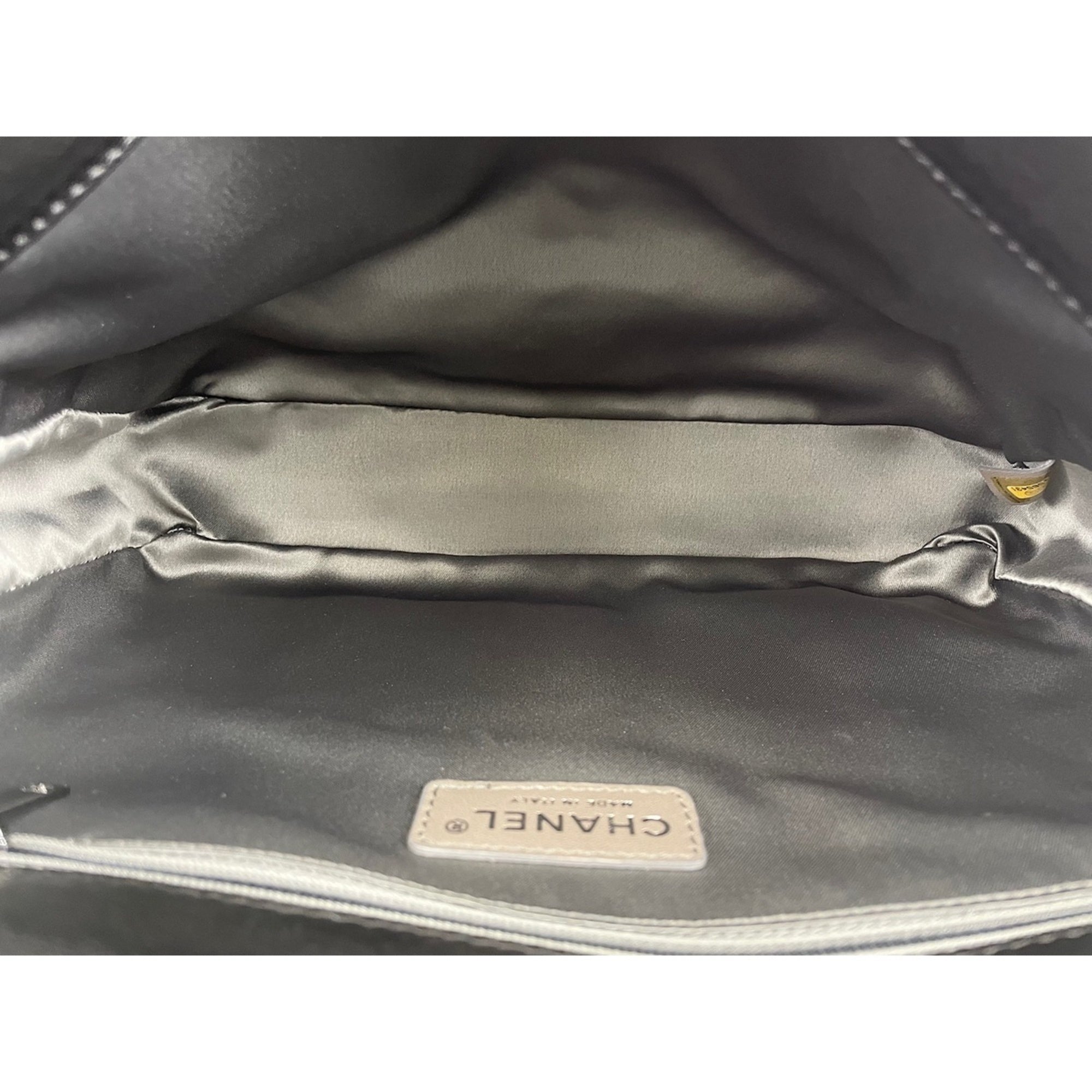 Chanel Black Leather Shoulder Bag (Pre-Owned)