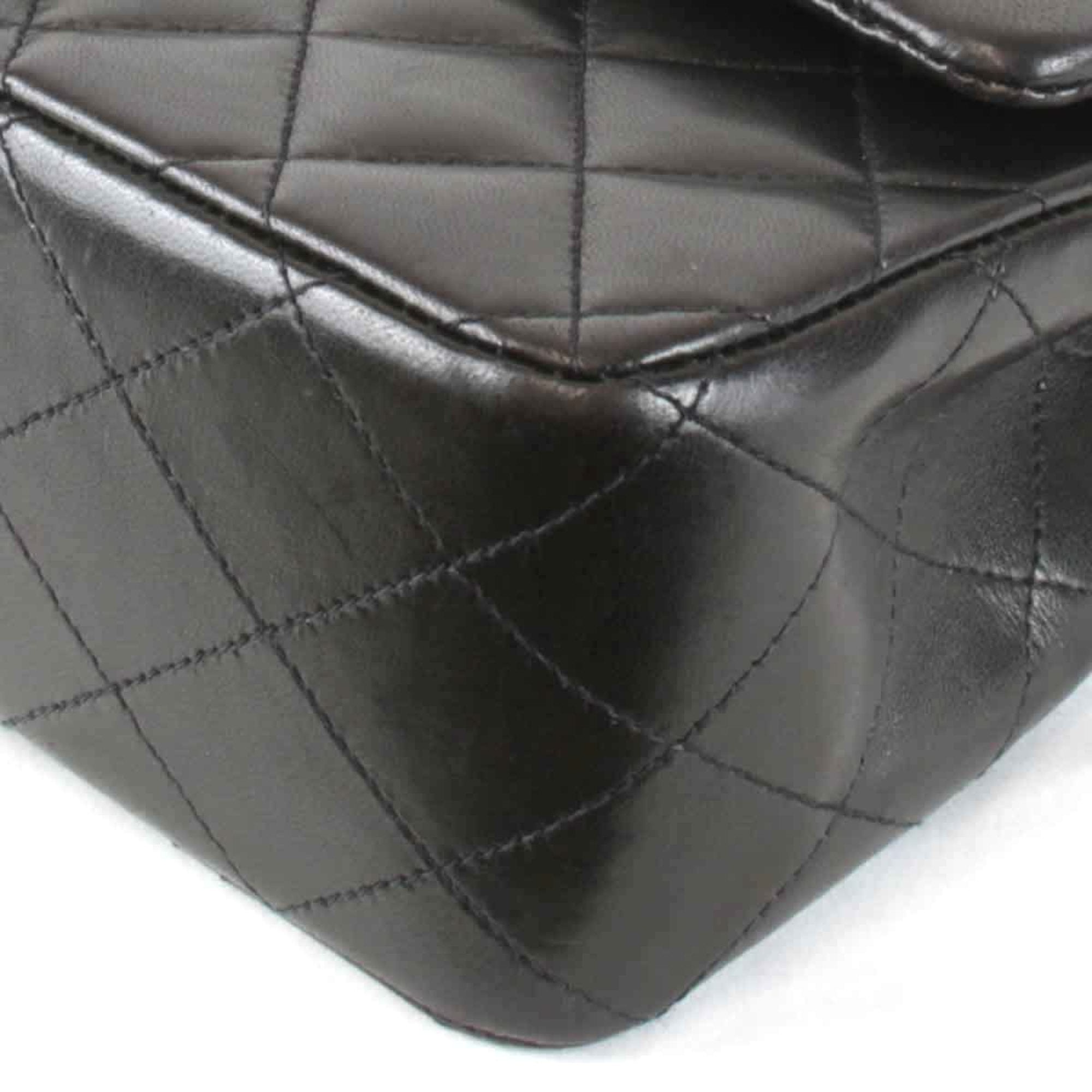 Chanel Black Leather Shoulder Bag (Pre-Owned)