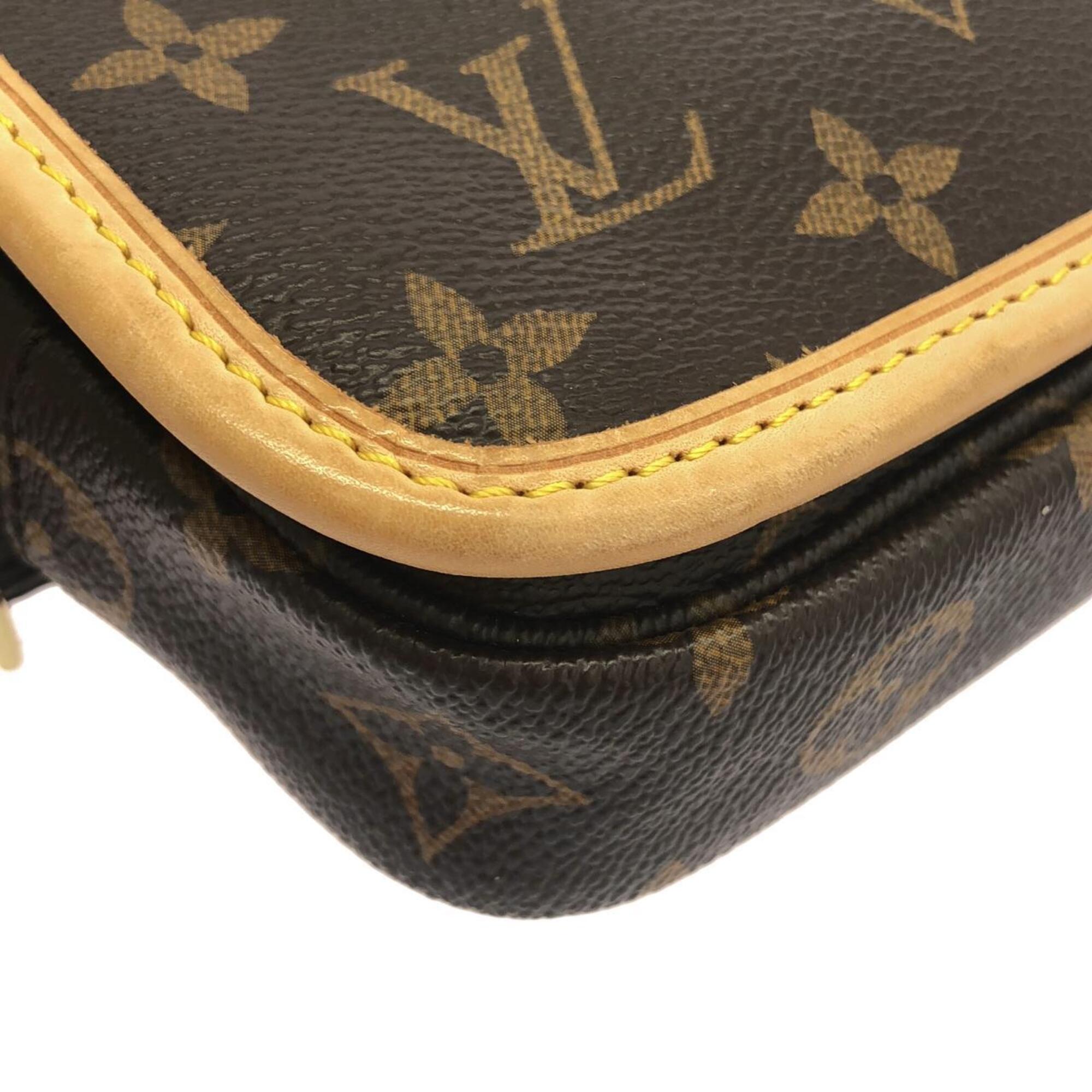 Louis Vuitton Marron Coated Canvas Shoulder Bag (Pre-Owned)