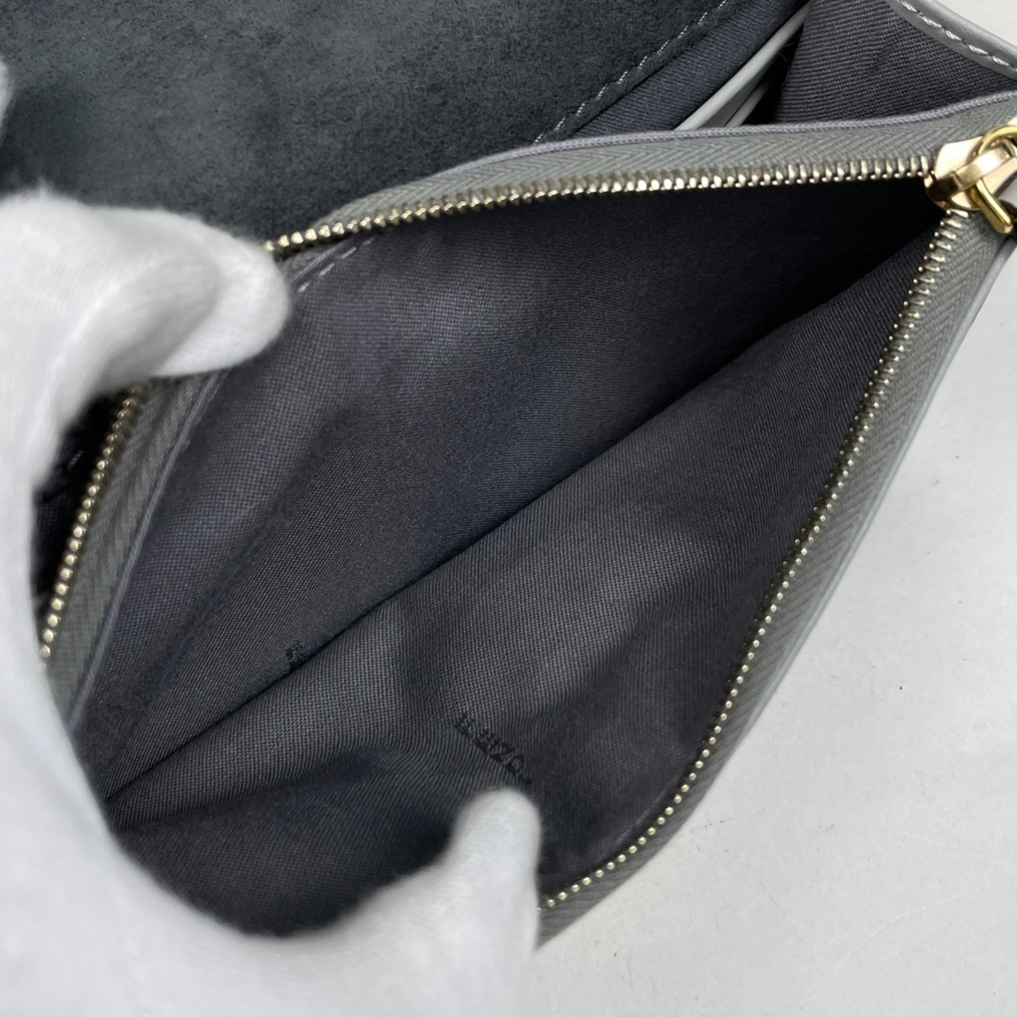 Fendi Gray Multi-Color Leather Shoulder Bag (Pre-Owned)