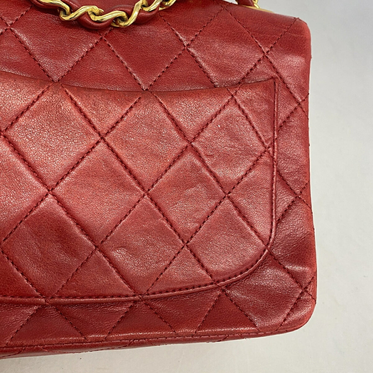 Chanel Red Color Leather Shoulder Bag (Pre-Owned)