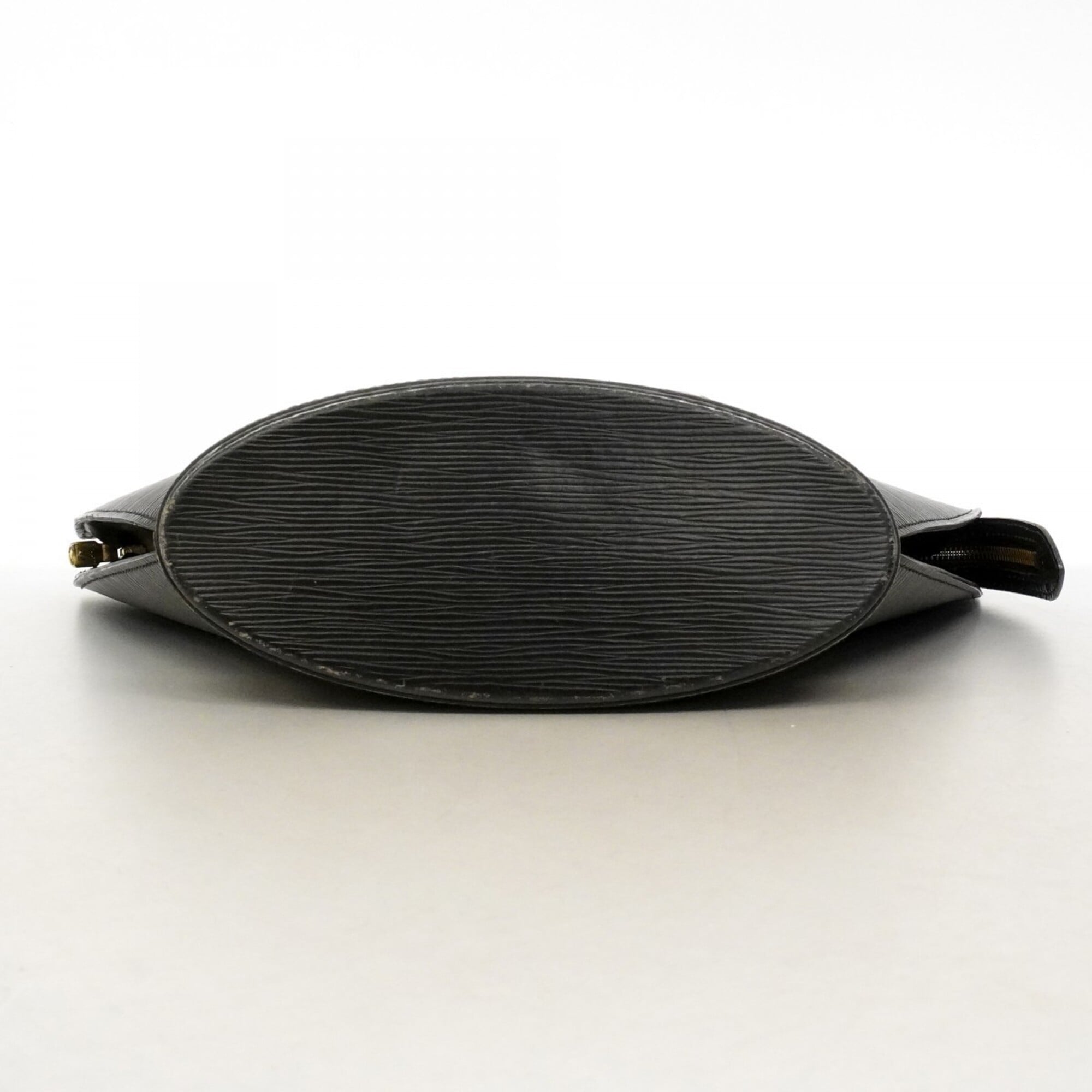 Louis Vuitton Noir Handbag (Pre-Owned)