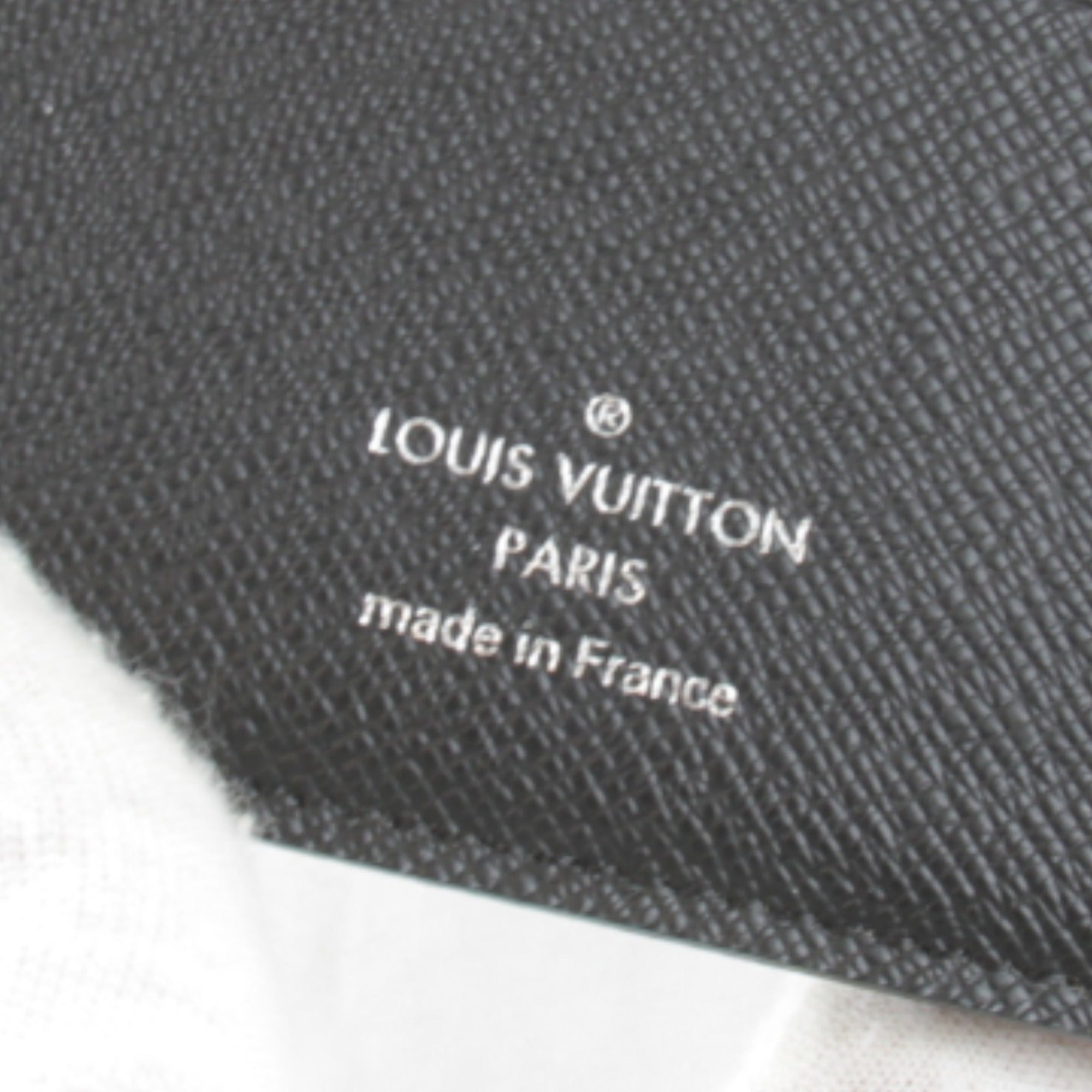 Louis Vuitton Taiga Black Taiga Leather Wallet (Bi-Fold) (Pre-Owned)