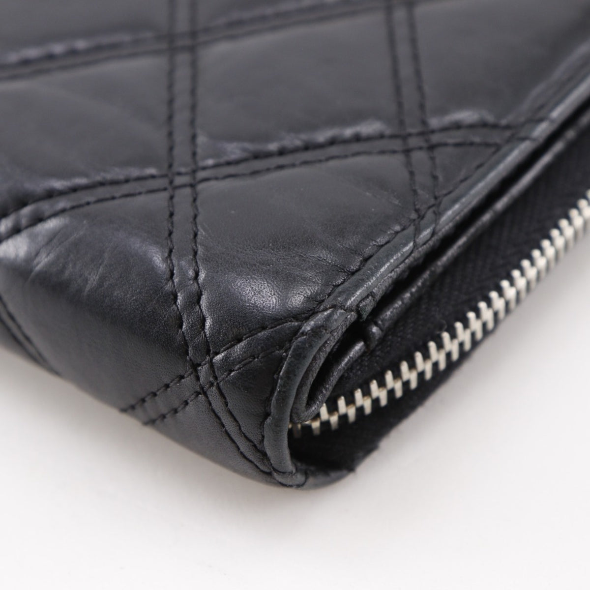 Chanel Matelasse Black Leather Long Wallet (Bi-Fold) (Pre-Owned)