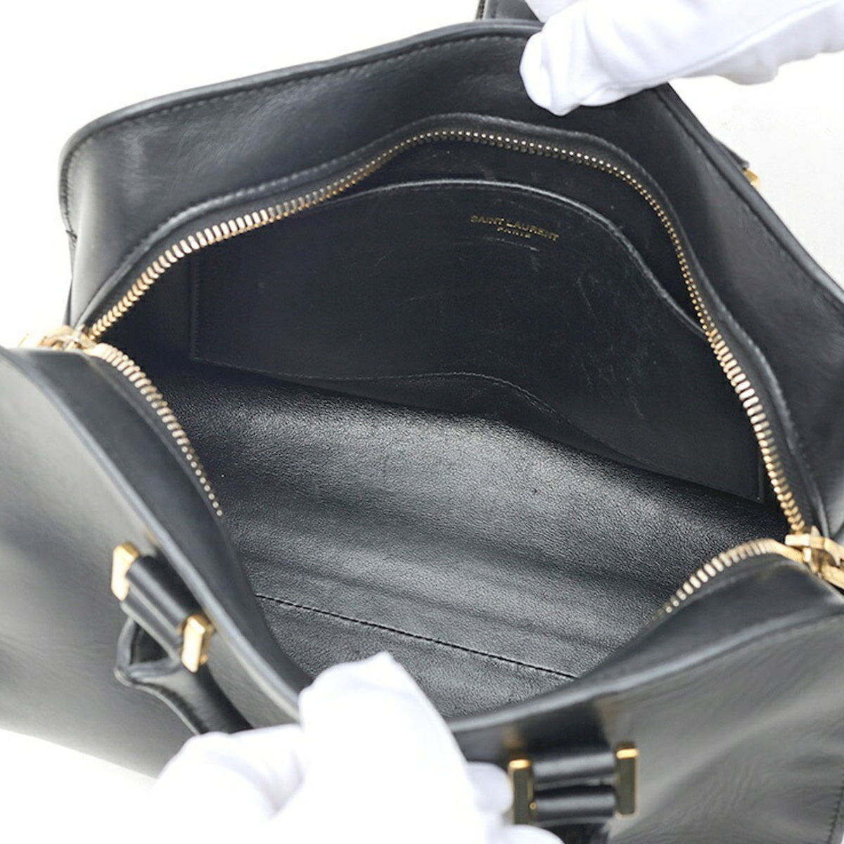 Saint Laurent Black Leather Shoulder Bag (Pre-Owned)
