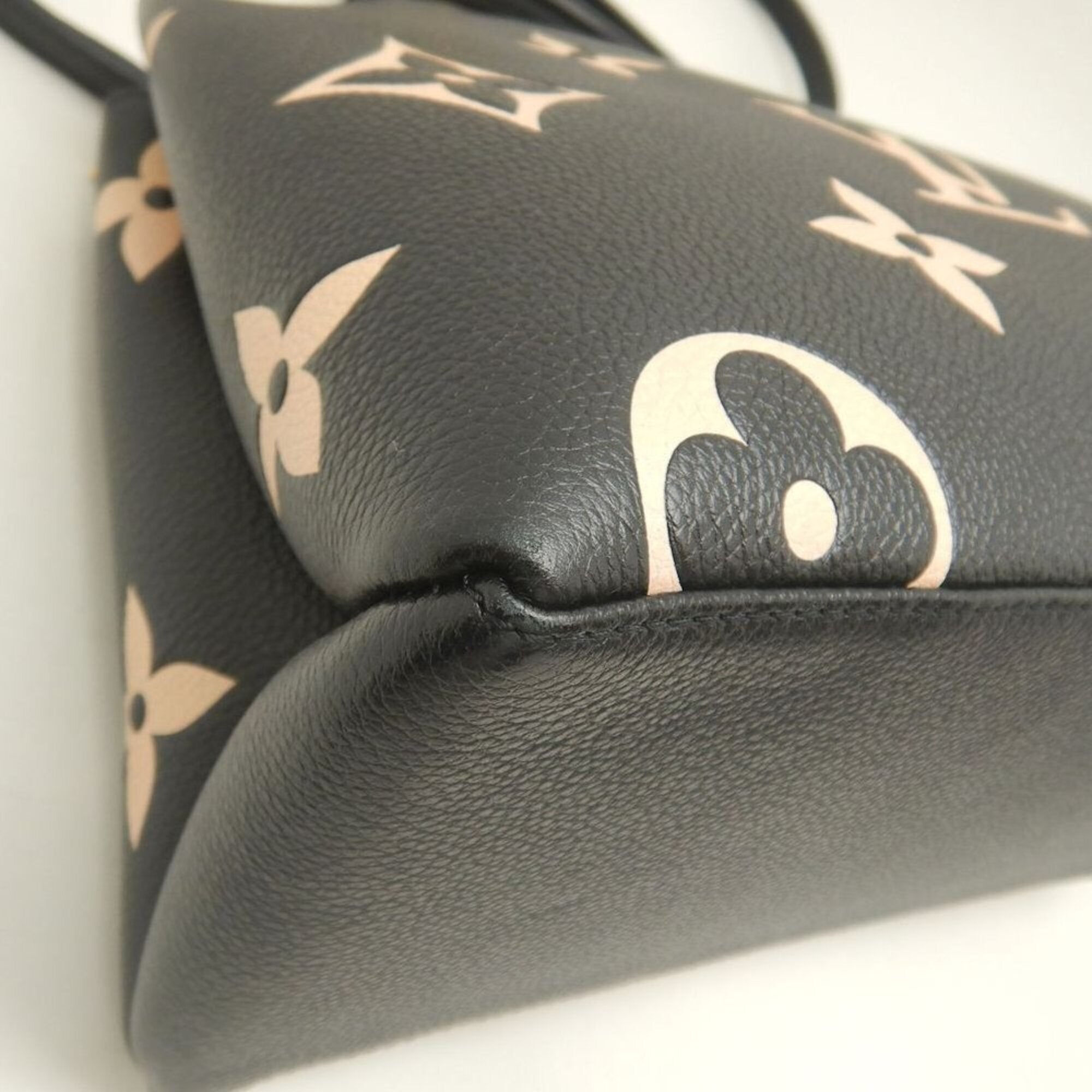 Louis Vuitton Monogram Empreinte Noir Monogram Empreinte Handbag (Pre-Owned)