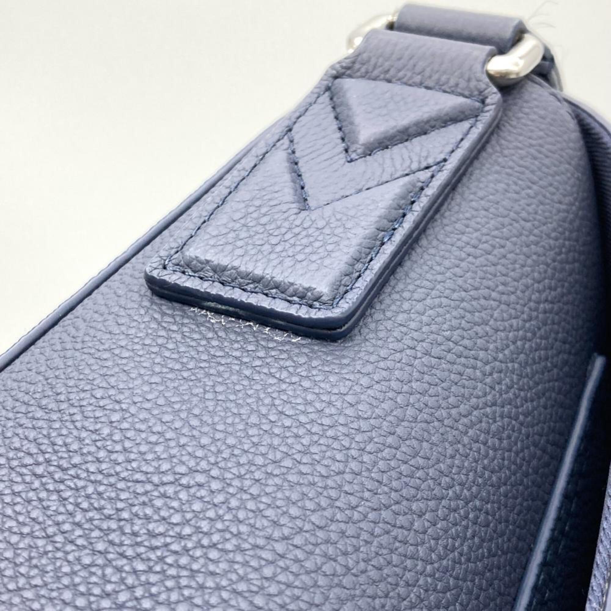 Louis Vuitton Blue Navy Shoulder Bag (Pre-Owned)