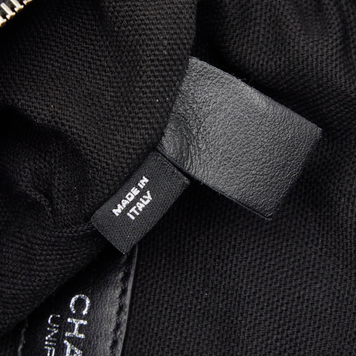 Chanel Black Leather Sling Bag (Pre-Owned)