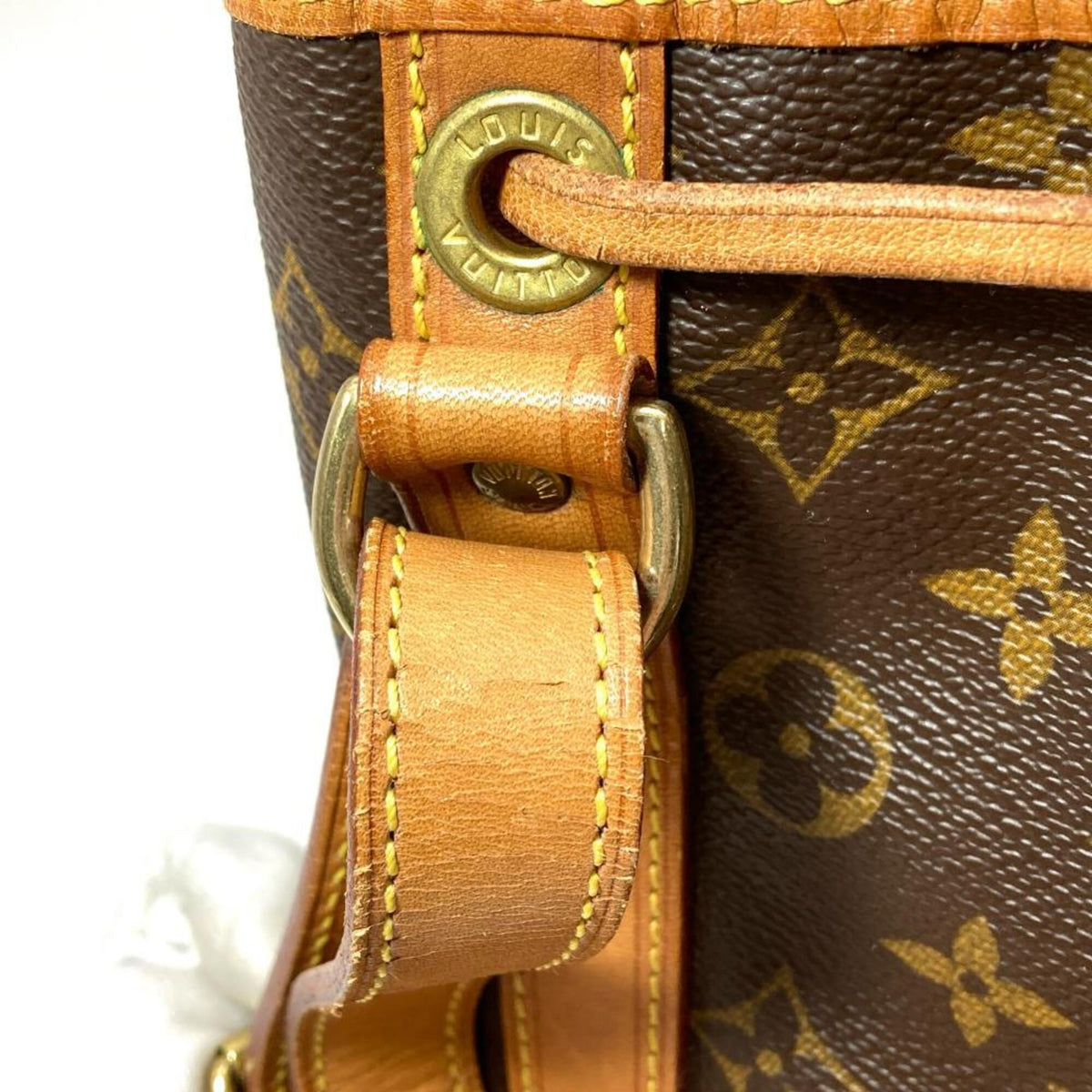 Louis Vuitton Brown Monogram Shoulder Bag (Pre-Owned)
