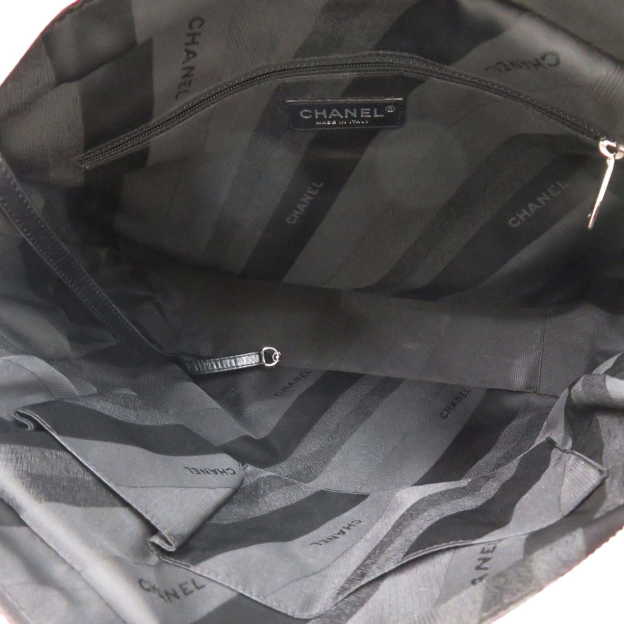 Chanel Black Pink Leather Tweed Handbag (Pre-Owned)