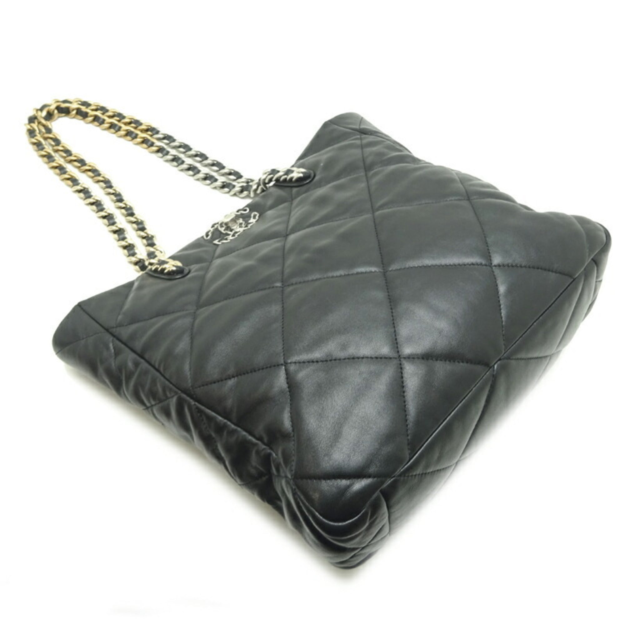Chanel Black Leather Shoulder Bag (Pre-Owned)