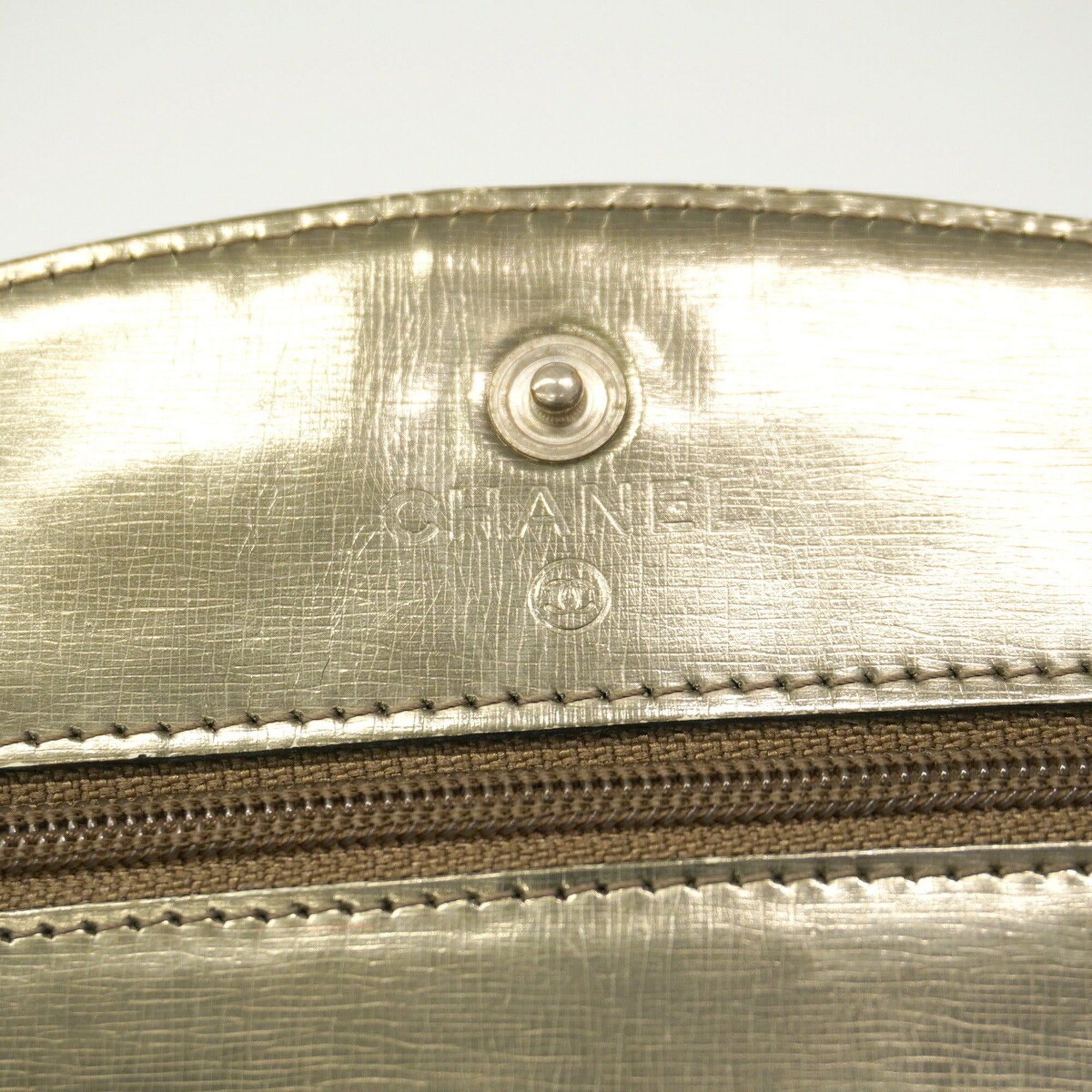 Chanel Metallic Gold Patent Leather Chain/Shoulder Wallet (Pre-Owned)