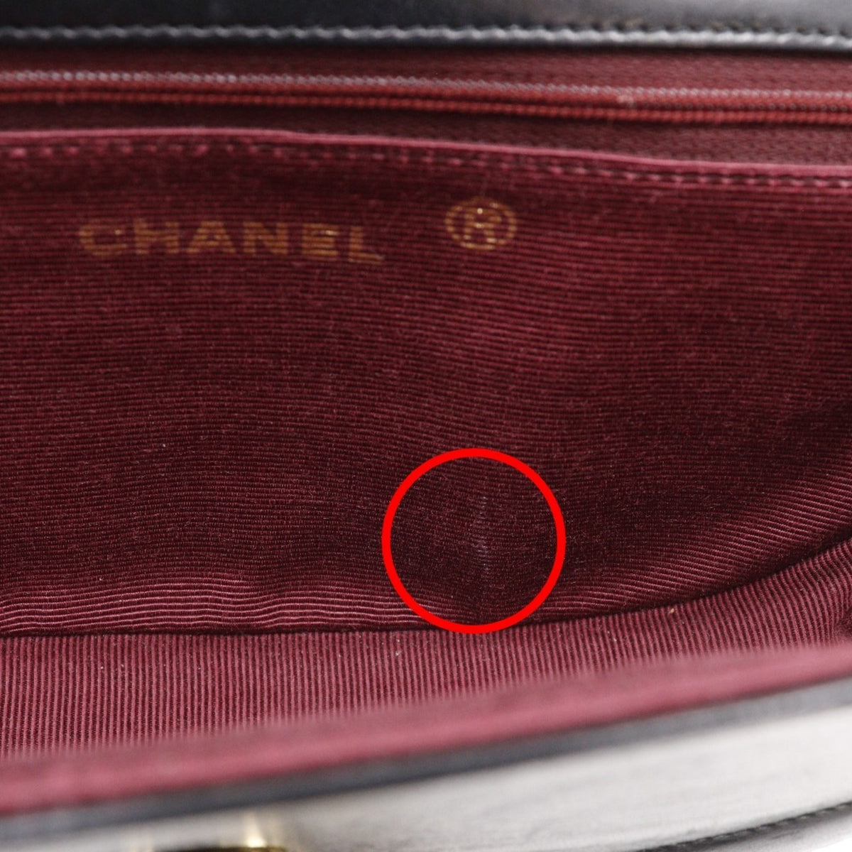 Chanel Black Leather Shoulder Bag (Pre-Owned)