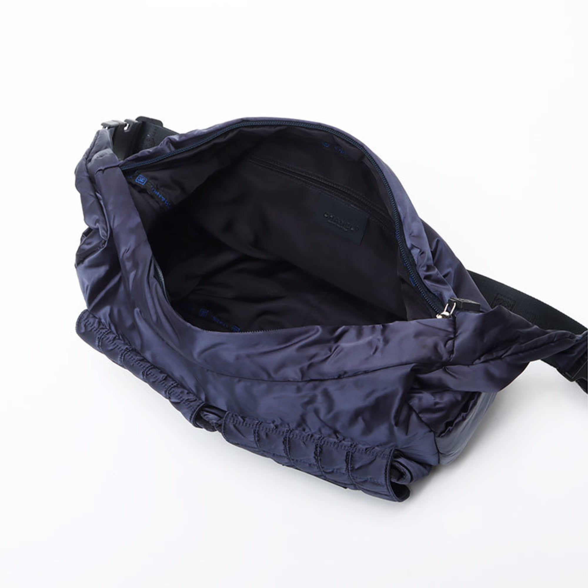 Chanel Navy Shoulder Bag (Pre-Owned)