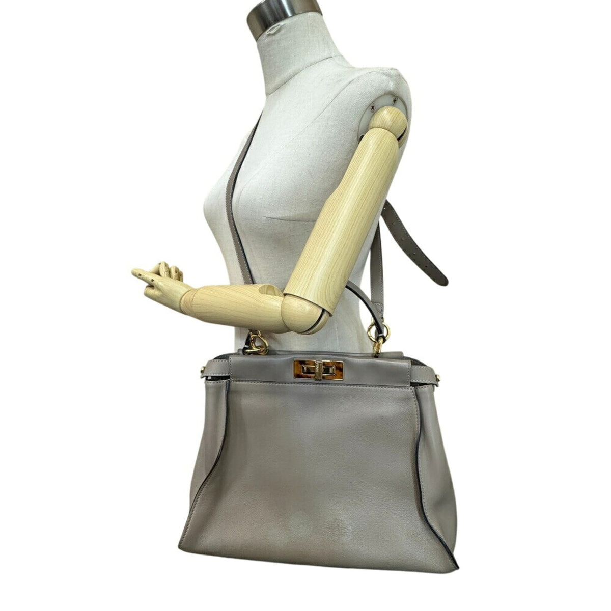 Fendi Gray Leather Handbag Shoulder Bag (Pre-Owned)