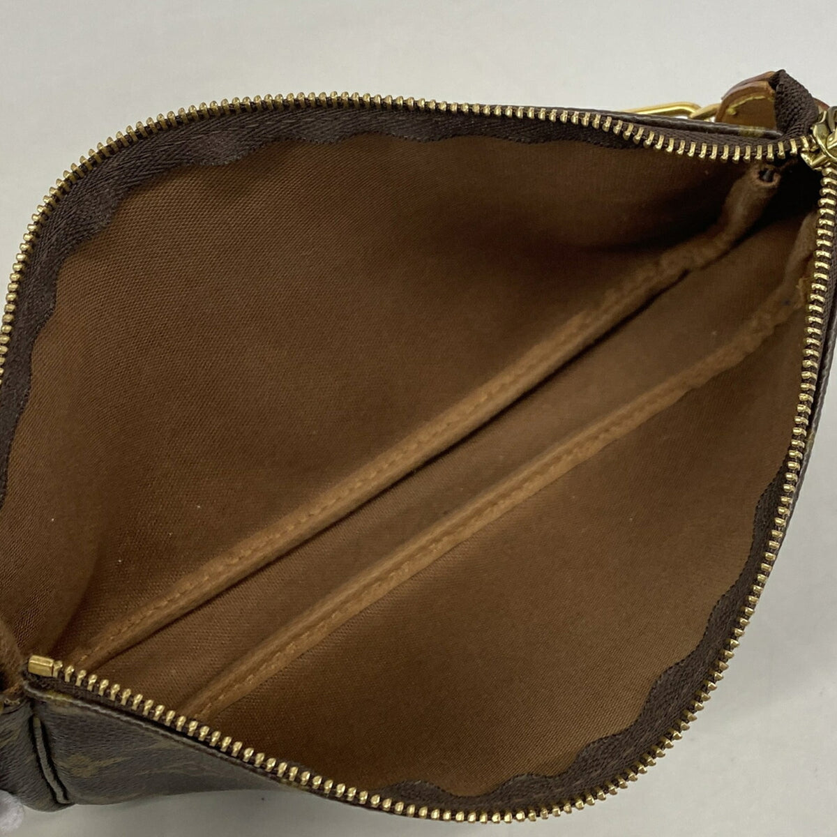 Louis Vuitton Brown Pouch (Pre-Owned)