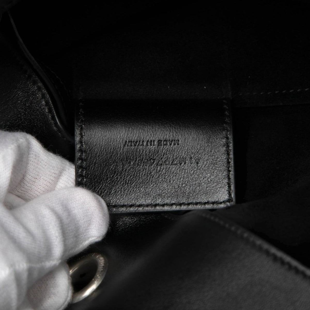 Saint Laurent Black Leather Pouch Shoulder Bag Tote Bag (Pre-Owned)