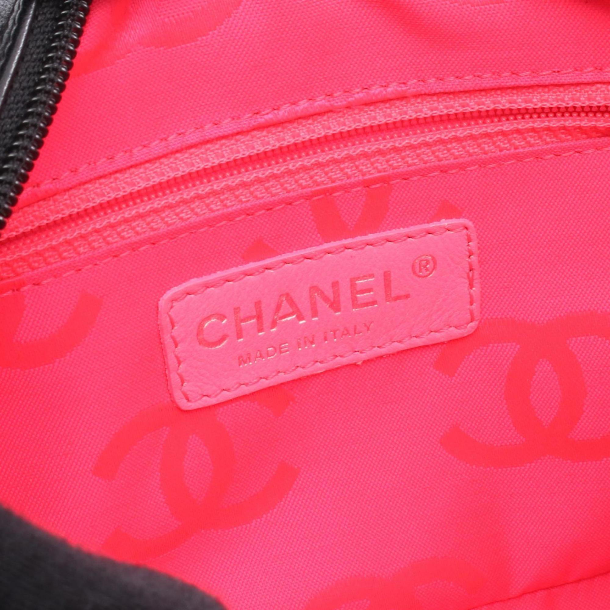 Chanel Black Leather Handbag (Pre-Owned)