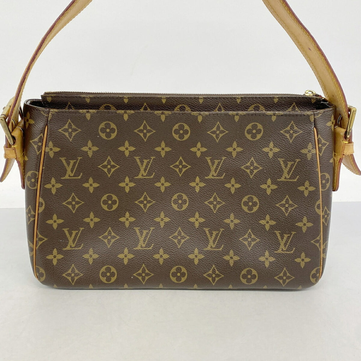 Louis Vuitton Brown Shoulder Bag (Pre-Owned)
