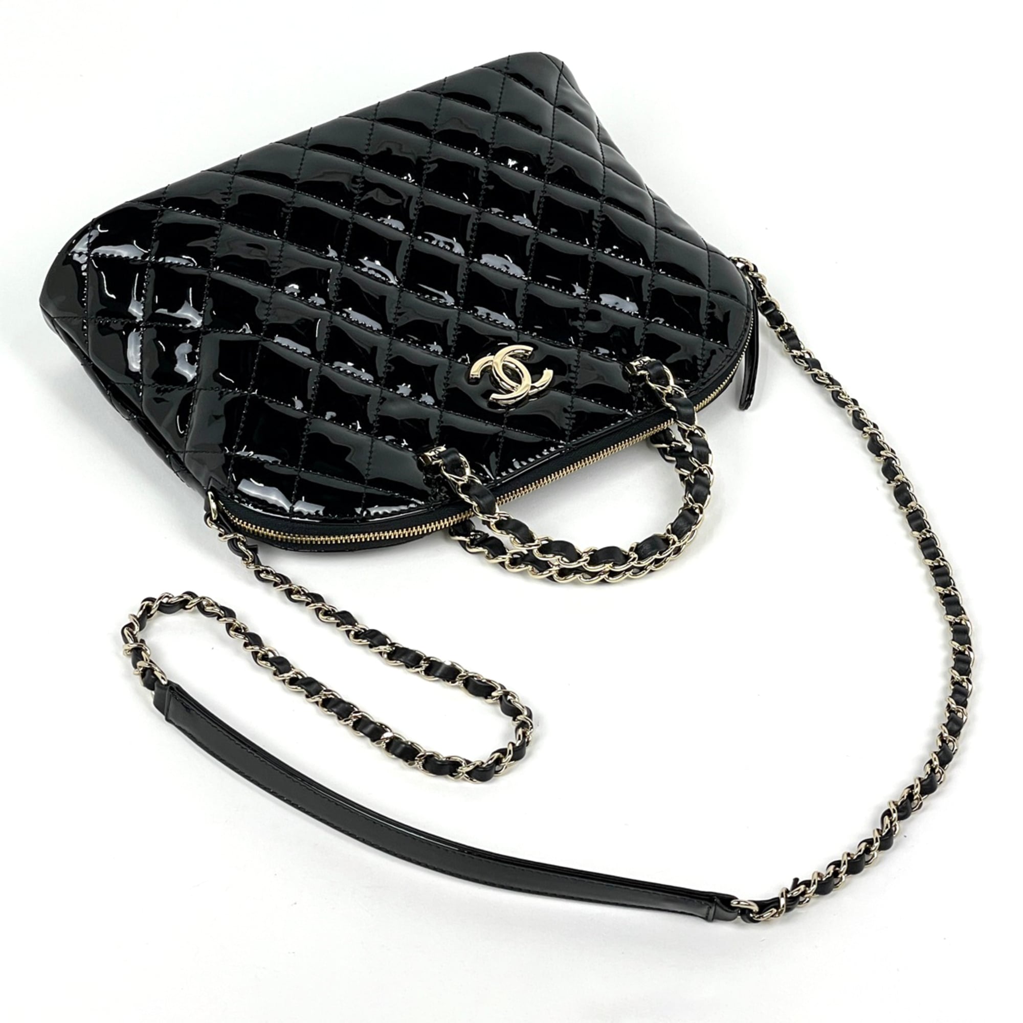 Chanel Black Patent Leather Handbag (Pre-Owned)