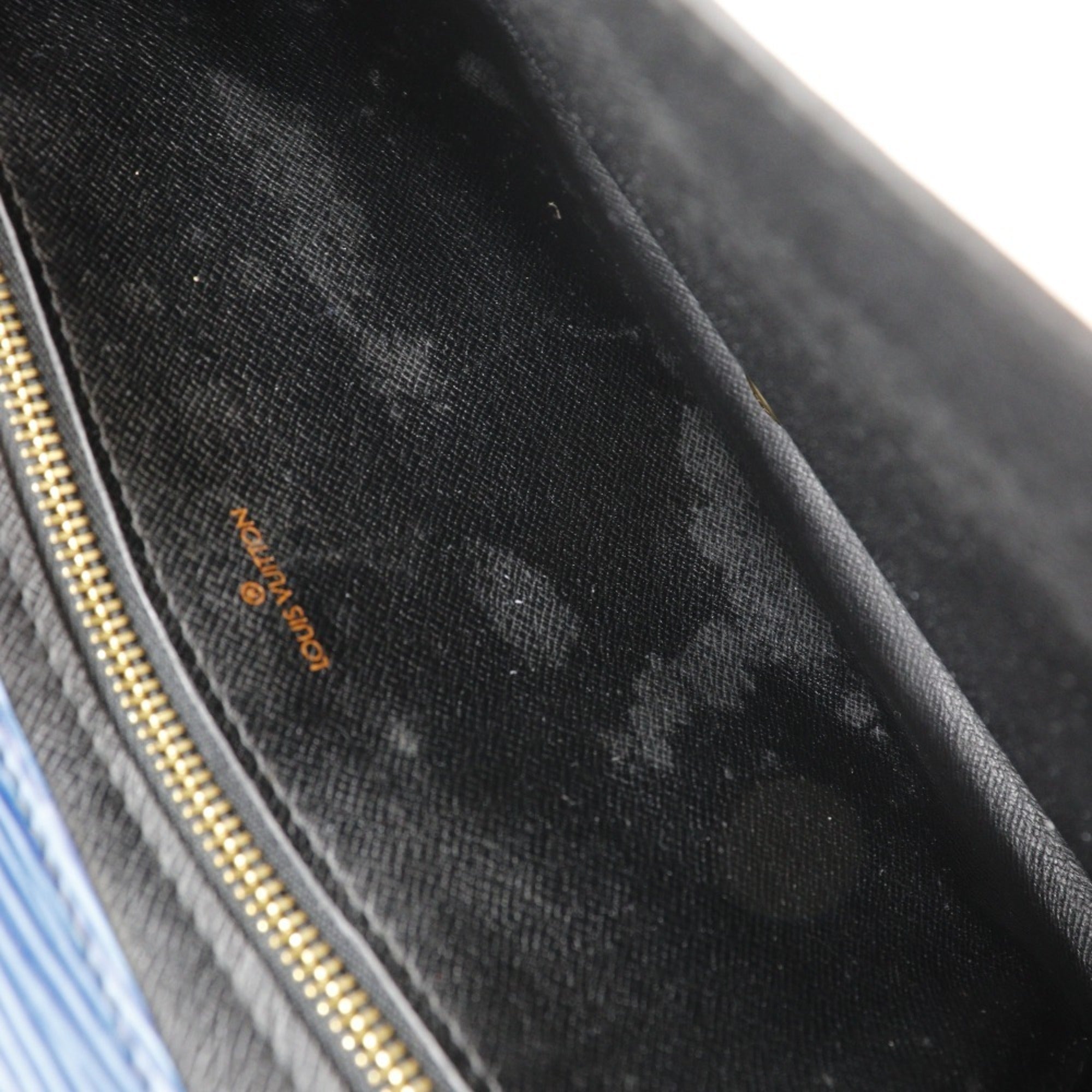 Louis Vuitton Blue Toledo Blue Epi Leather Clutch Bag (Pre-Owned)