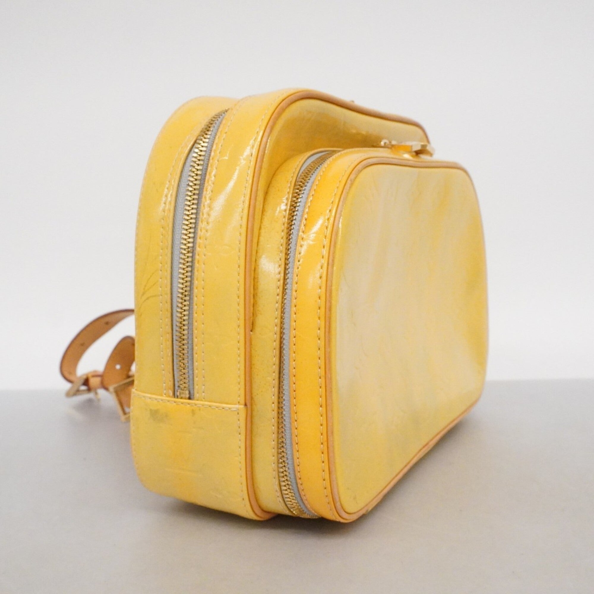 Louis Vuitton Gris Backpack (Pre-Owned)